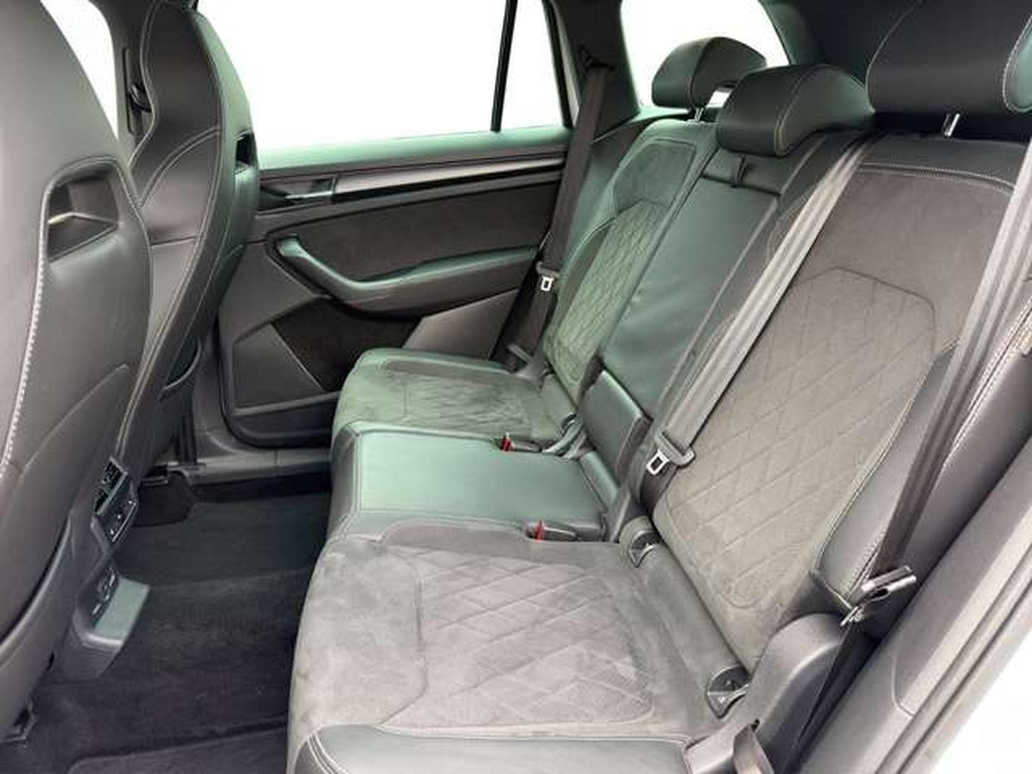 Skoda Kodiaq Sportline 4x4/Matrix/360°/ACC/AHK (2024) - Photo 19