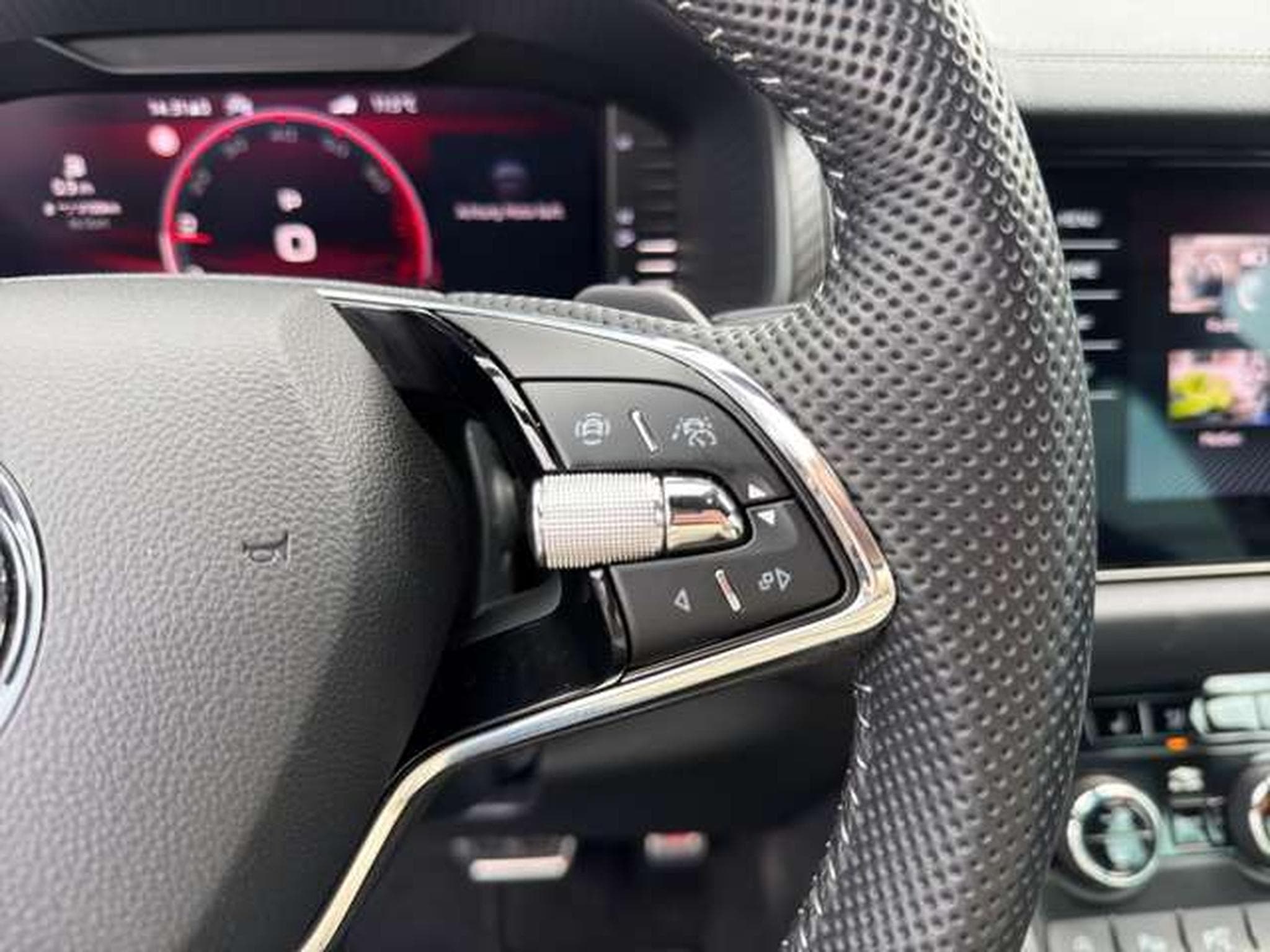 Skoda Kodiaq Sportline 4x4/Matrix/360°/ACC/AHK (2024) - Photo 29