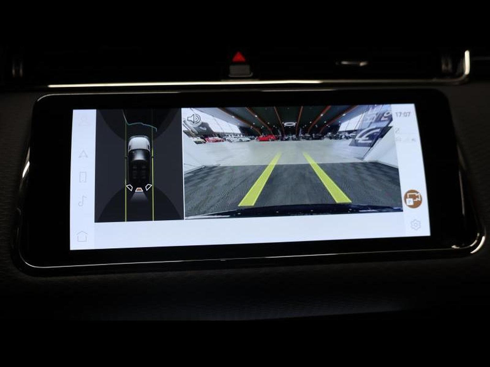 Land-Rover Range Rover Evoque D165 R-Dynamic S AWD Auto (2023) - Photo 25