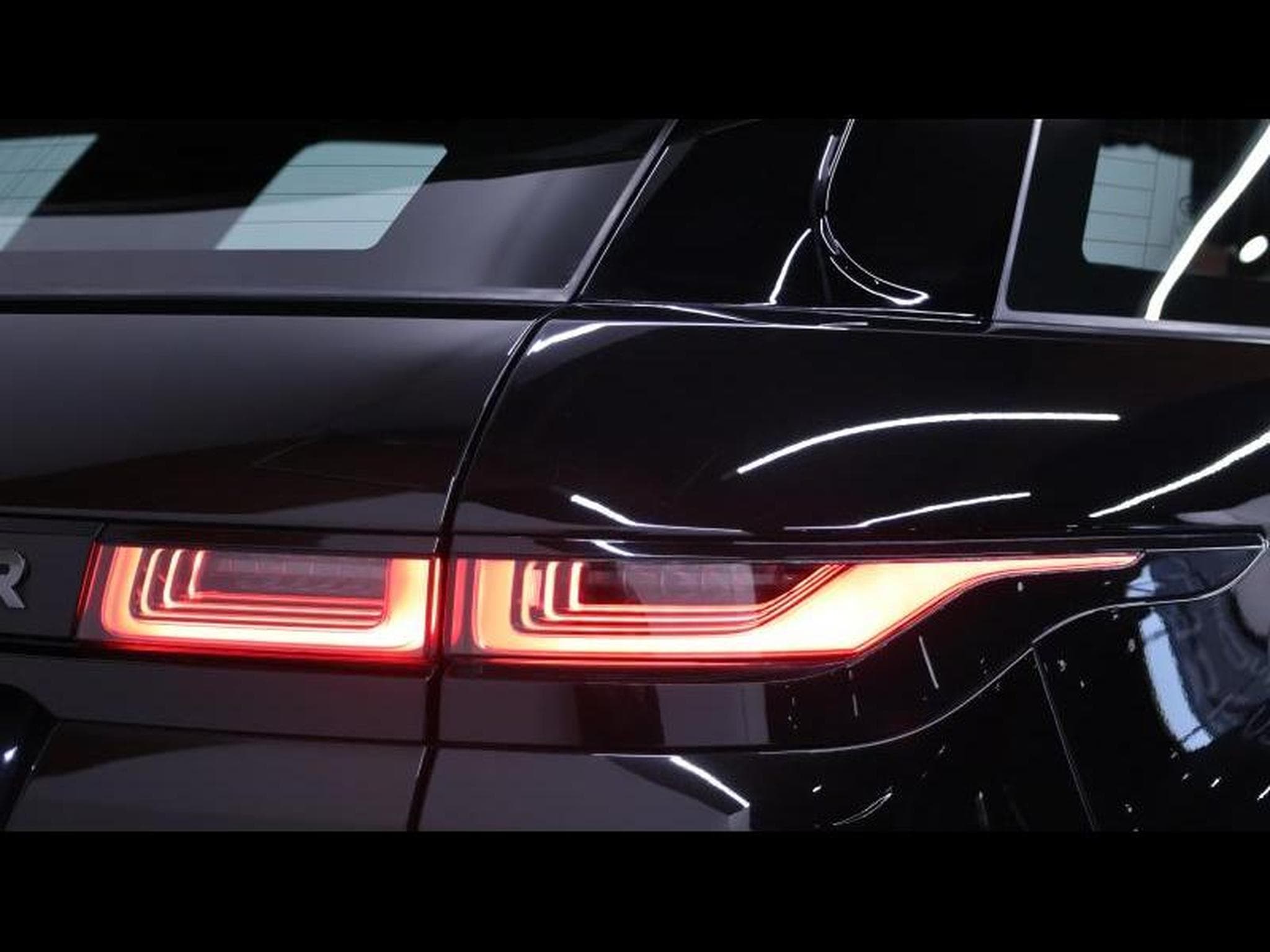 Land-Rover Range Rover Evoque D165 R-Dynamic S AWD Auto (2023) - Photo 9