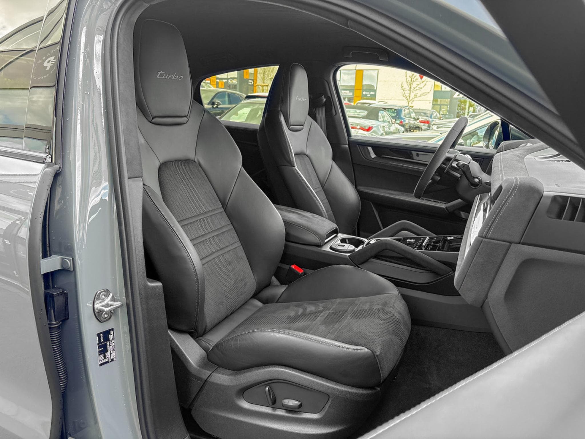 Porsche Cayenne COUPE TURBO GT mit GT-PACKET /XPEL PROTECTION (2025) - Photo 12