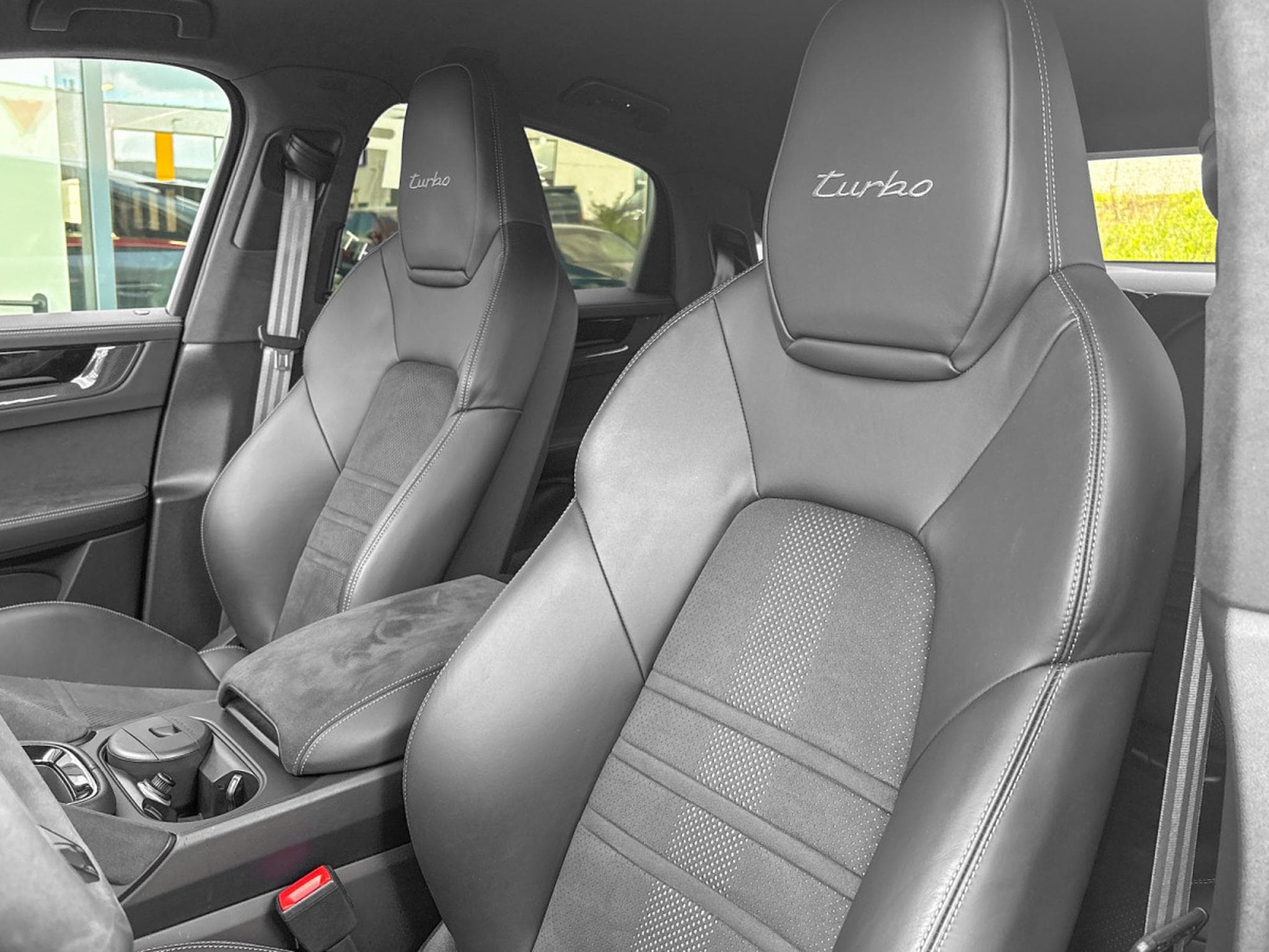 Porsche Cayenne COUPE TURBO GT mit GT-PACKET /XPEL PROTECTION (2025) - Photo 6