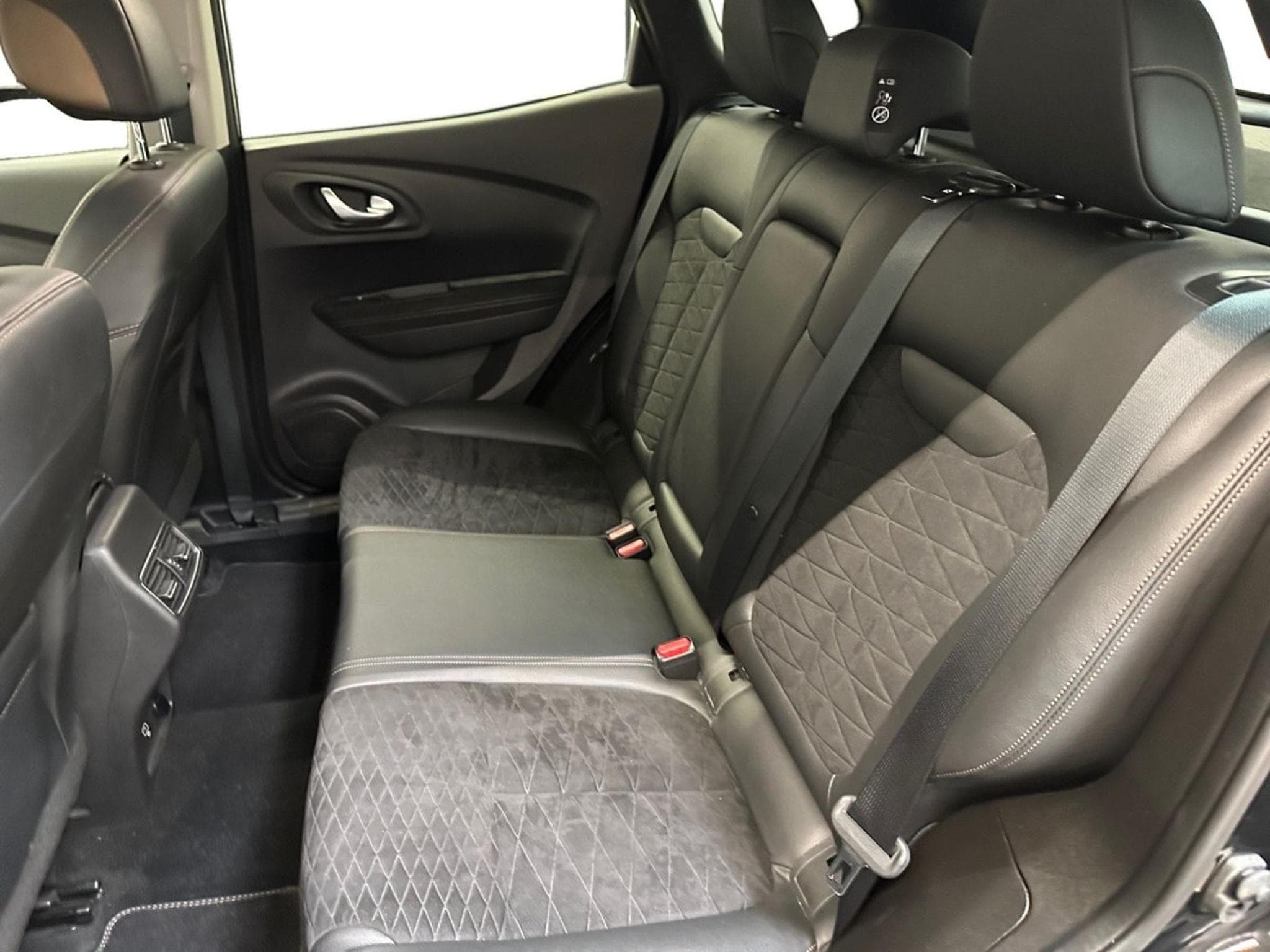 Renault Kadjar 1.33 TCe Black Edition EDC GPF (EU6D) (2021) - Photo 11