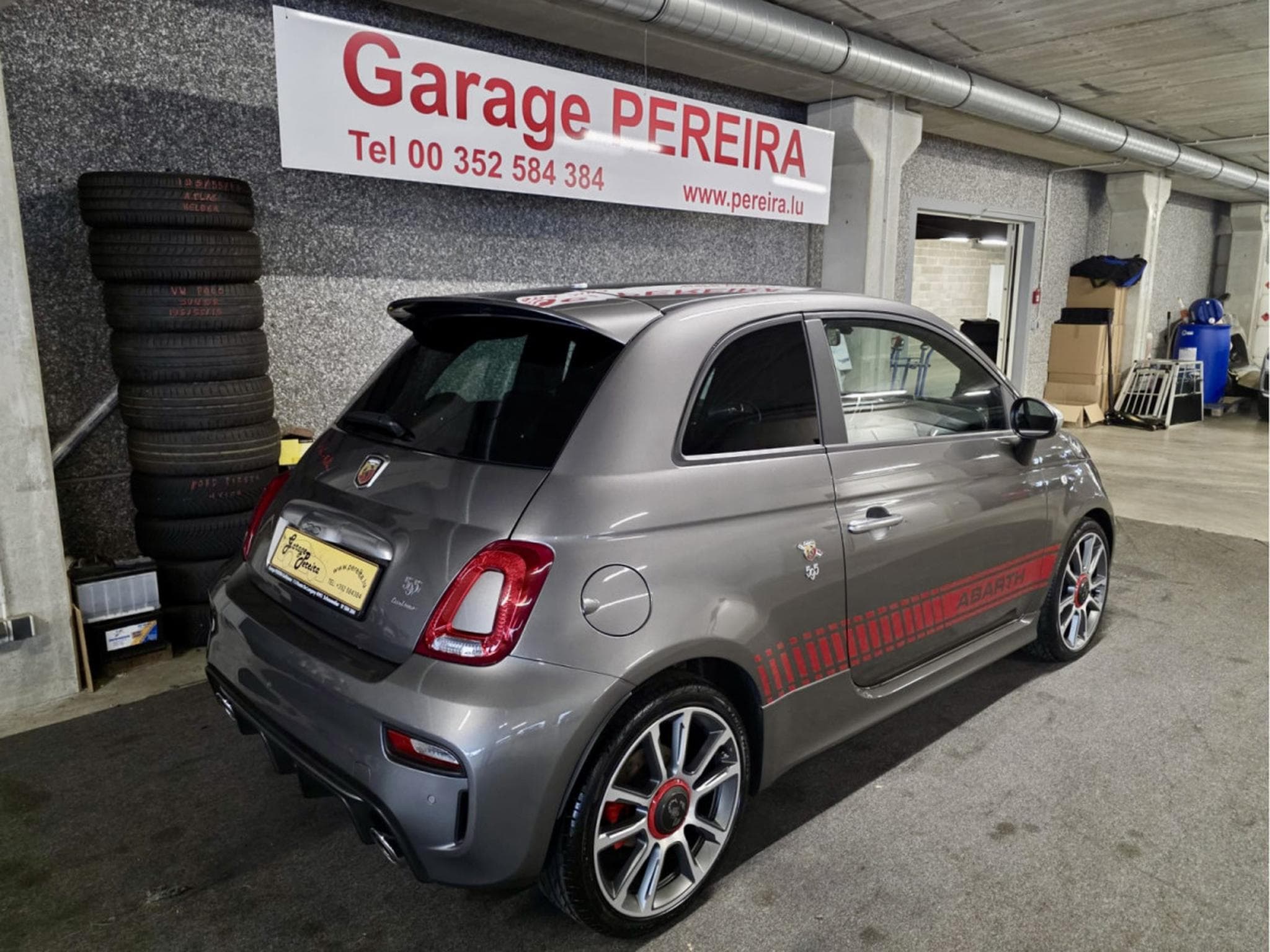 Abarth 595 1.4 T-JET 165 AUTO BEATS CUIR NAVI 1 HAND (2020) - Foto 2