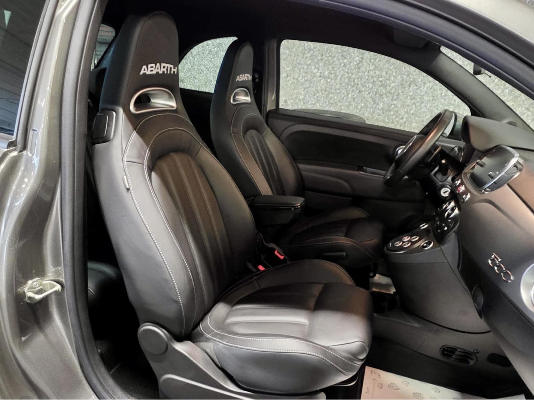 Abarth 595 1.4 T-JET 165 AUTO BEATS CUIR NAVI 1 HAND (2020) - Foto 4