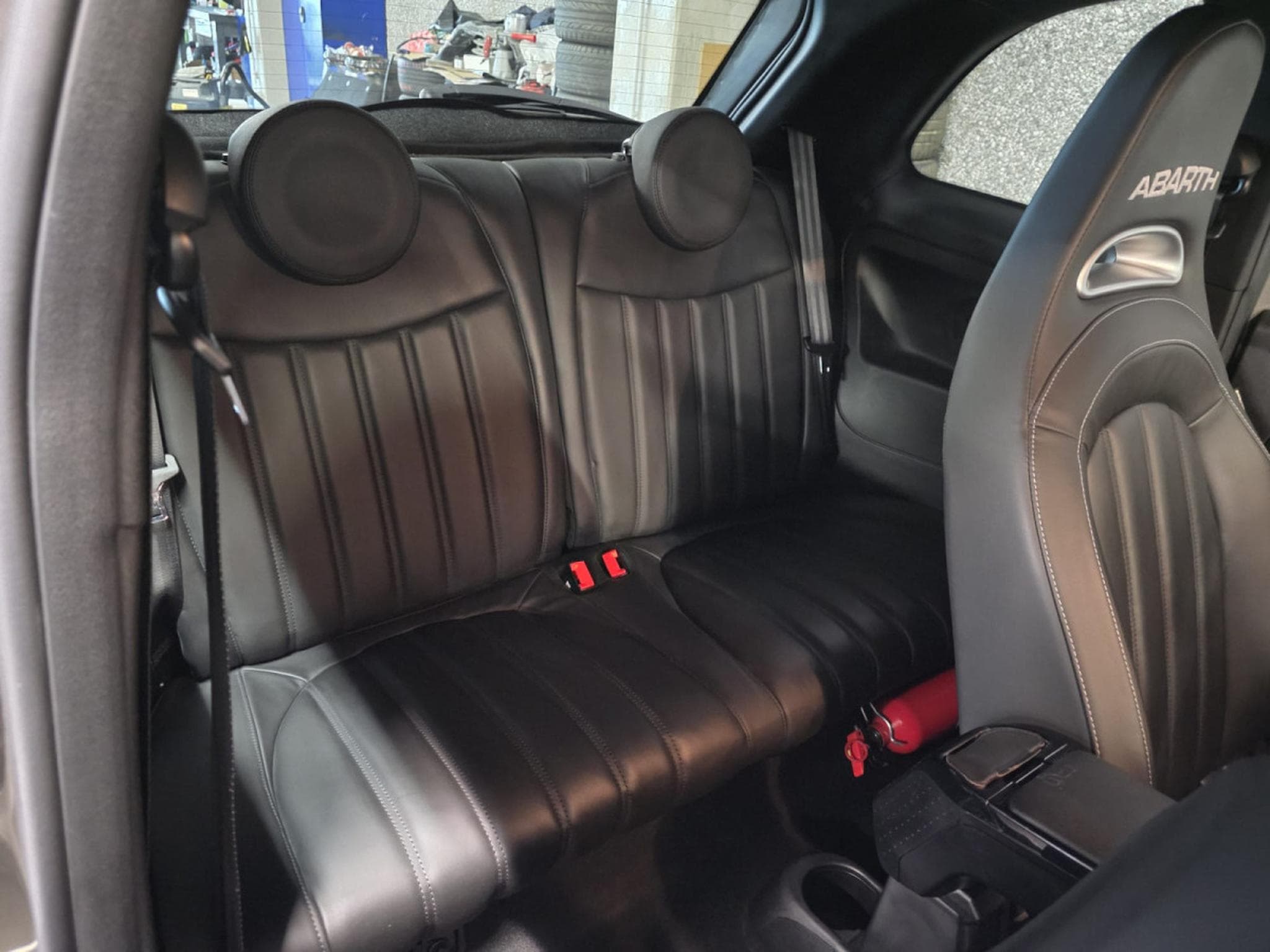 Abarth 595 1.4 T-JET 165 AUTO BEATS CUIR NAVI 1 HAND (2020) - Foto 5