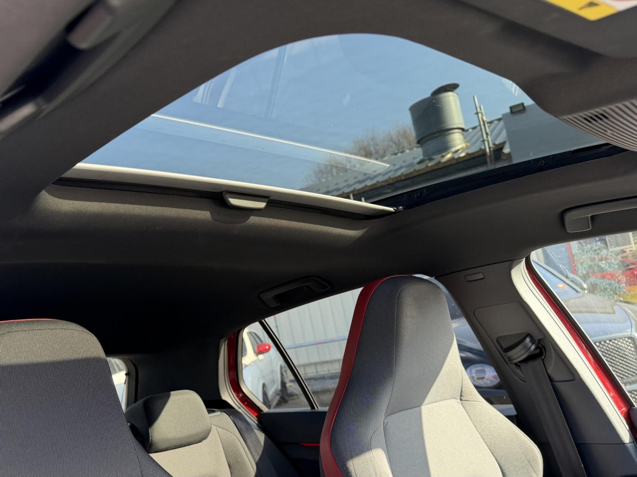 VW Golf GTI 2.0 TSI 245 DSG HARMAN KARDON PANO NAVI ACC (2021) - Foto 4