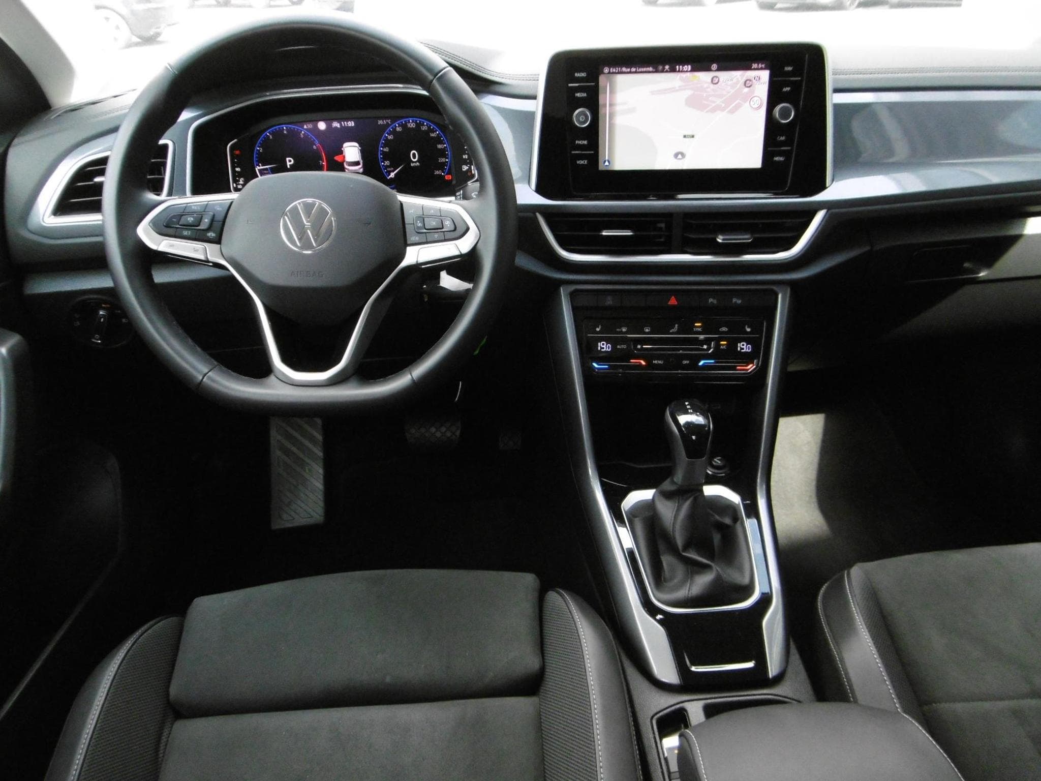 VW T-Roc Style 1.5 TSI (2024) - Photo 4