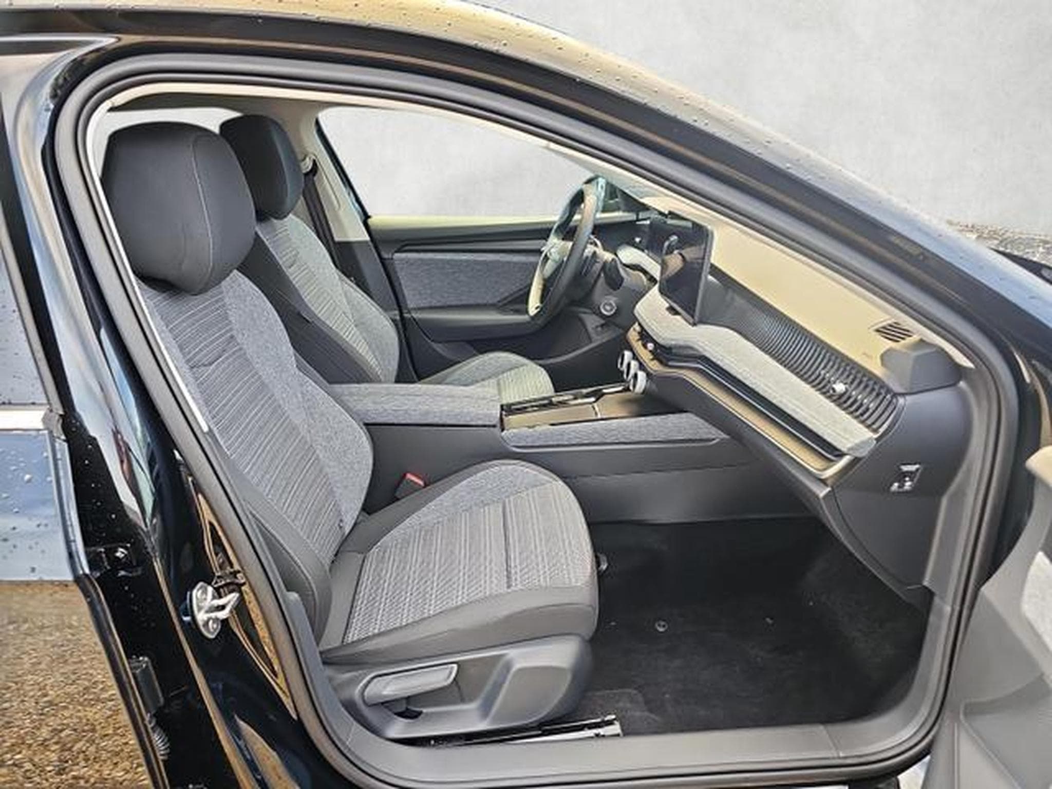 Skoda Superb 2.0 TDI 110 kW Selection (2026) - Photo 10