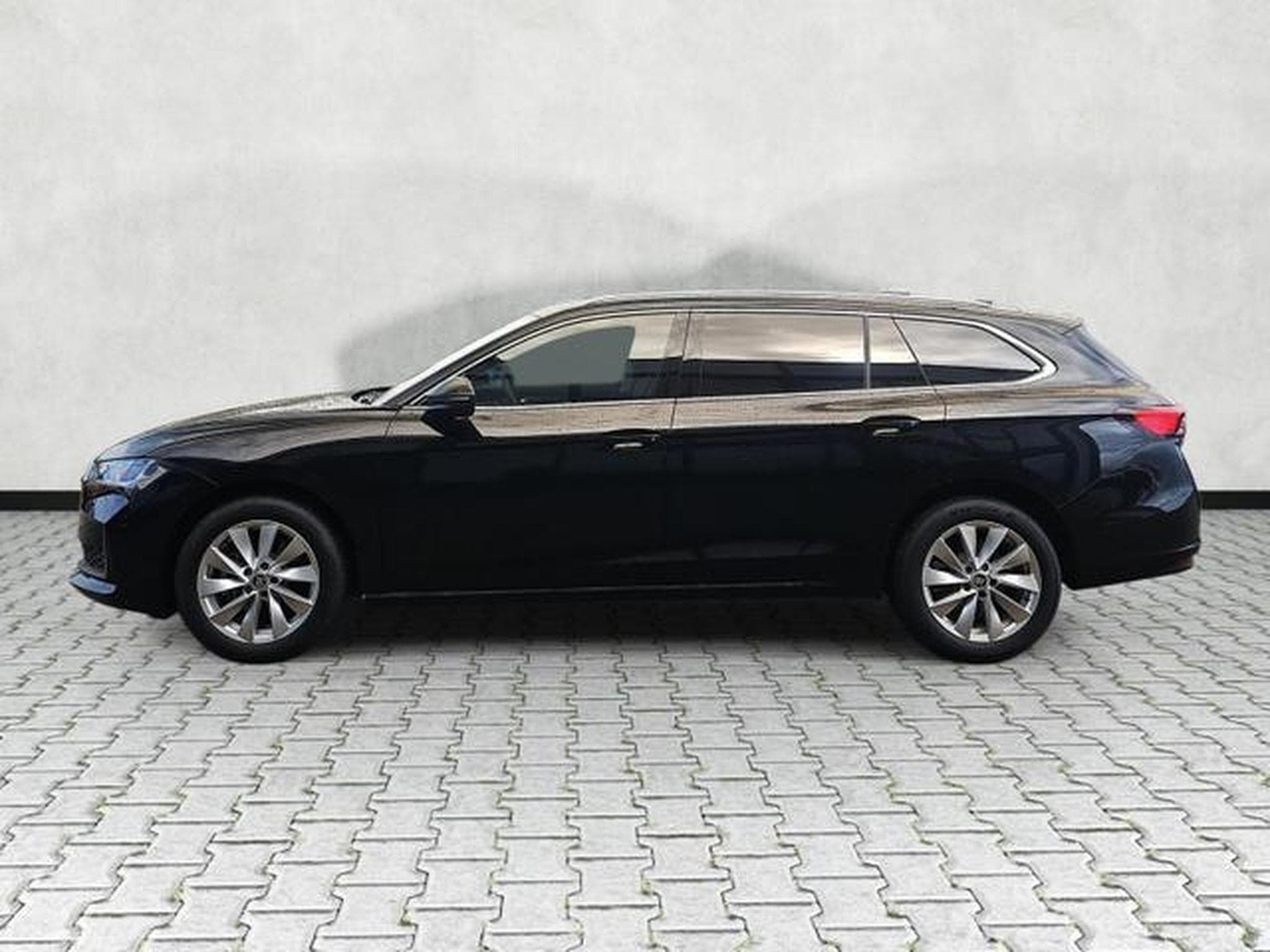 Skoda Superb 2.0 TDI 110 kW Selection (2026) - Photo 4