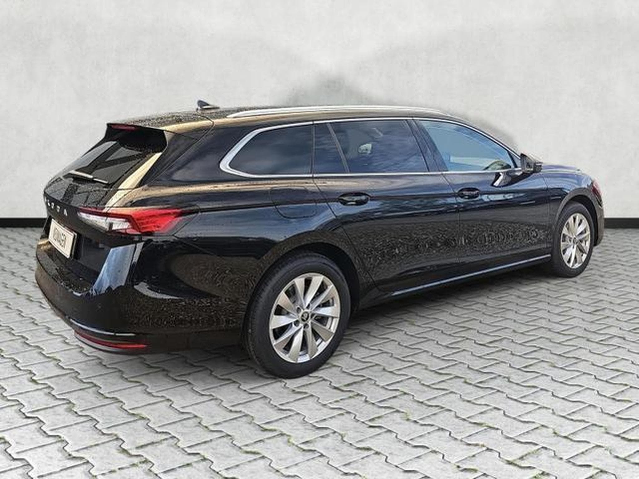 Skoda Superb 2.0 TDI 110 kW Selection (2026) - Photo 7