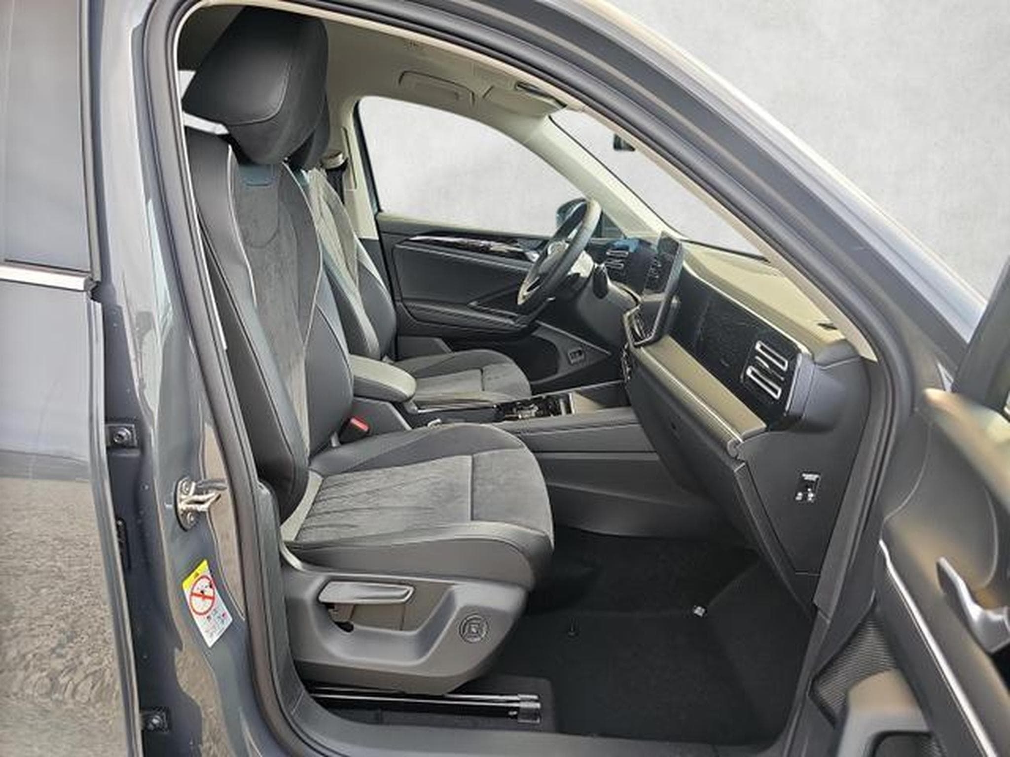 VW Tiguan 2.0 TDI 110 kW Elegance (2026) - Foto 10