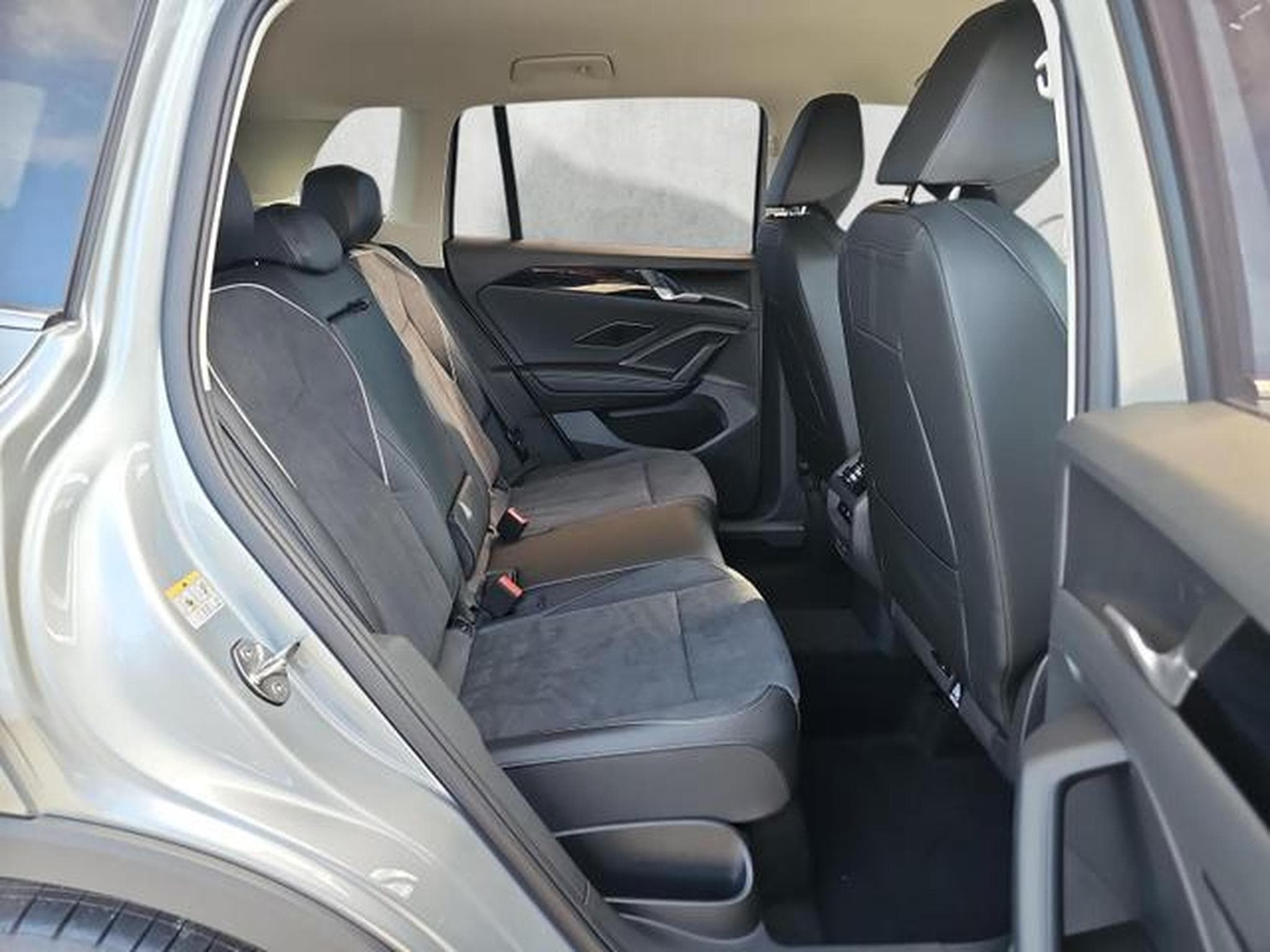 VW Tiguan 2.0 TDI 110 kW Elegance (2026) - Foto 13