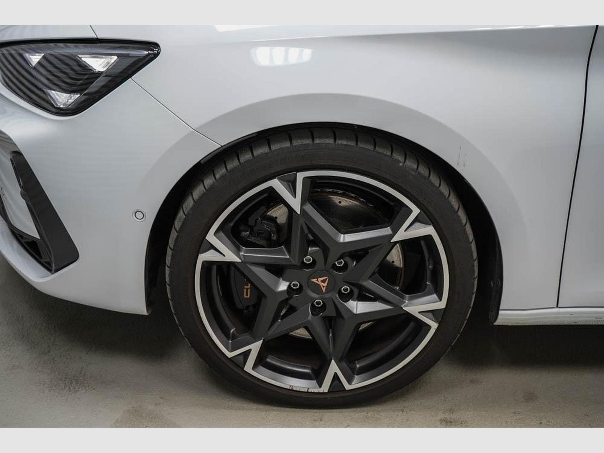 Cupra Leon ST 2,0 TSI (2025) - Photo 5