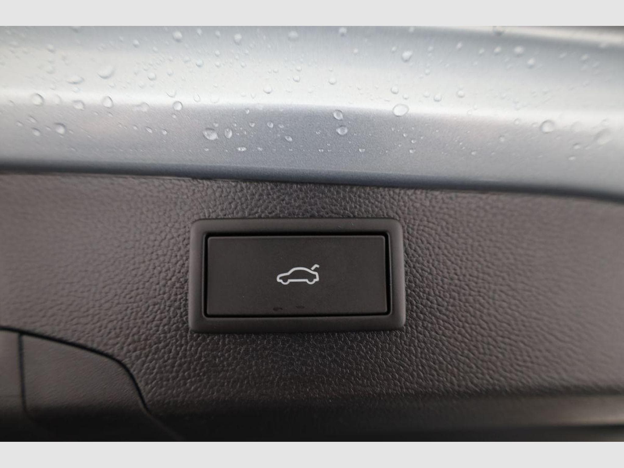 VW Passat Variant 2.0 TDI 142 kW 4Motion R-Line (2026) - Photo 14