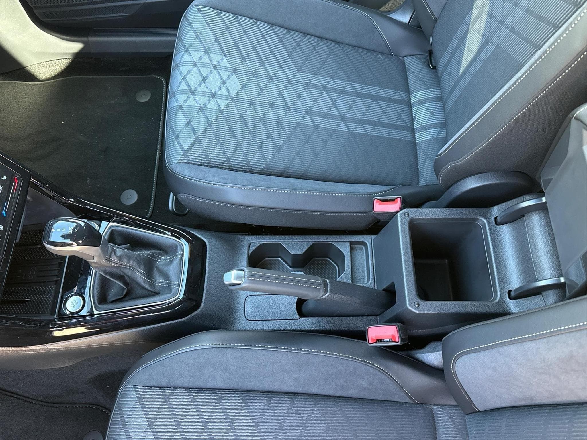 VW T-Cross R-Line Limited (2026) - Foto 13