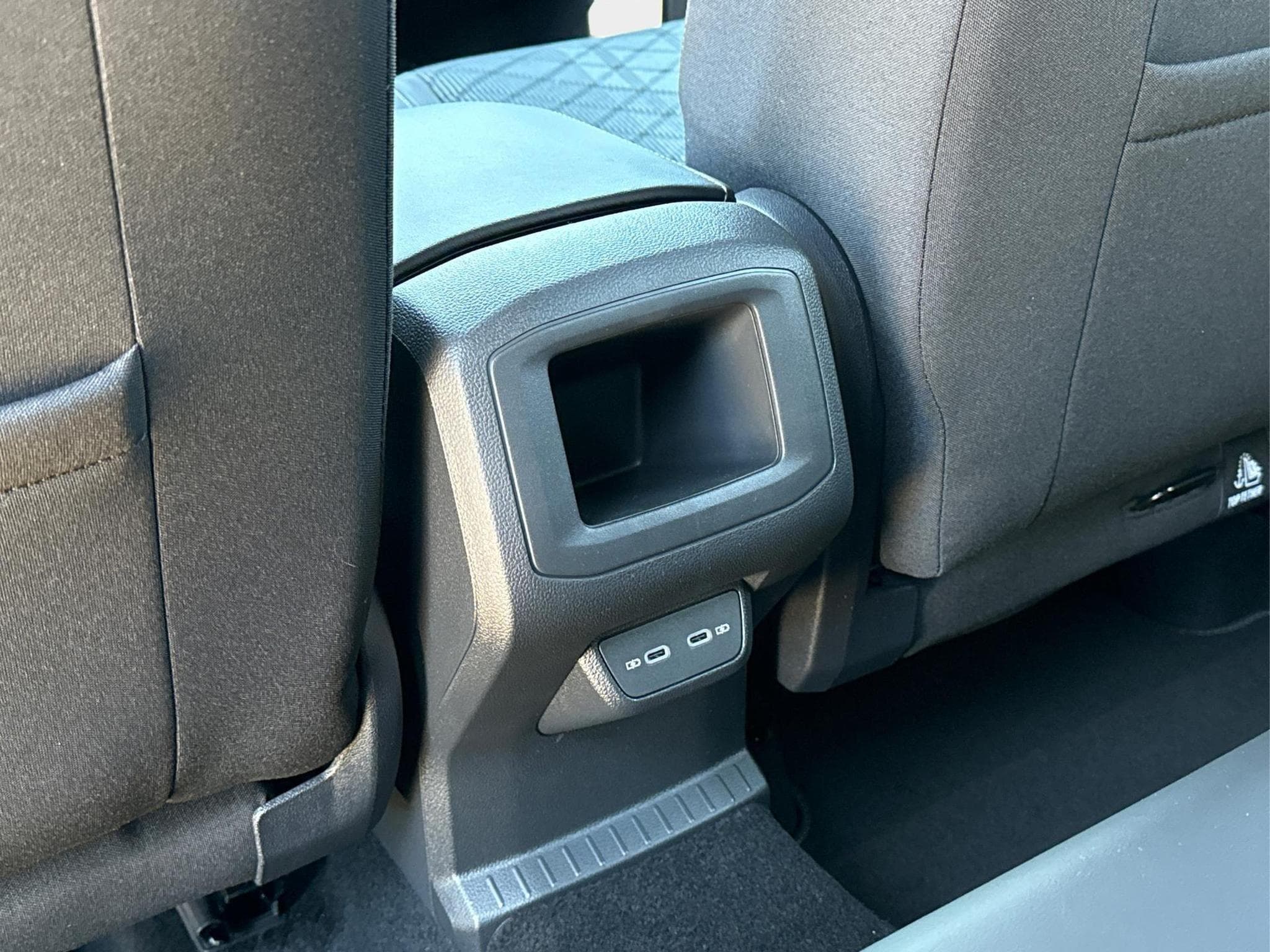 VW T-Cross R-Line Limited (2026) - Foto 16