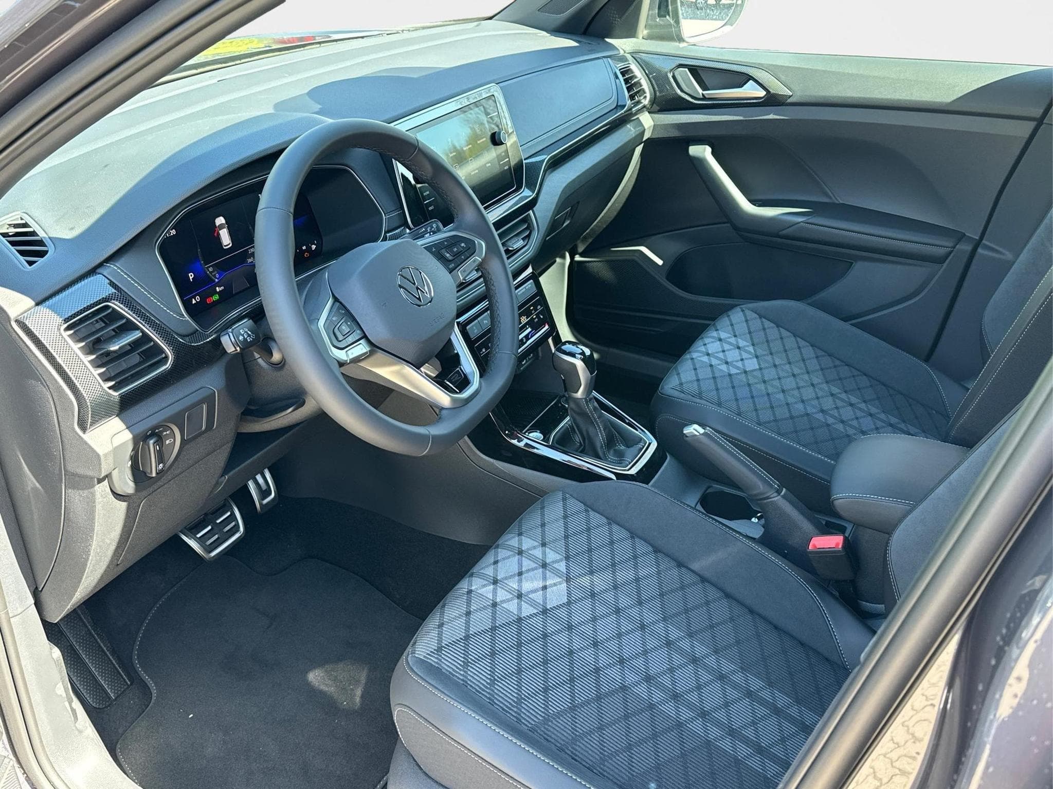 VW T-Cross R-Line Limited (2026) - Foto 9