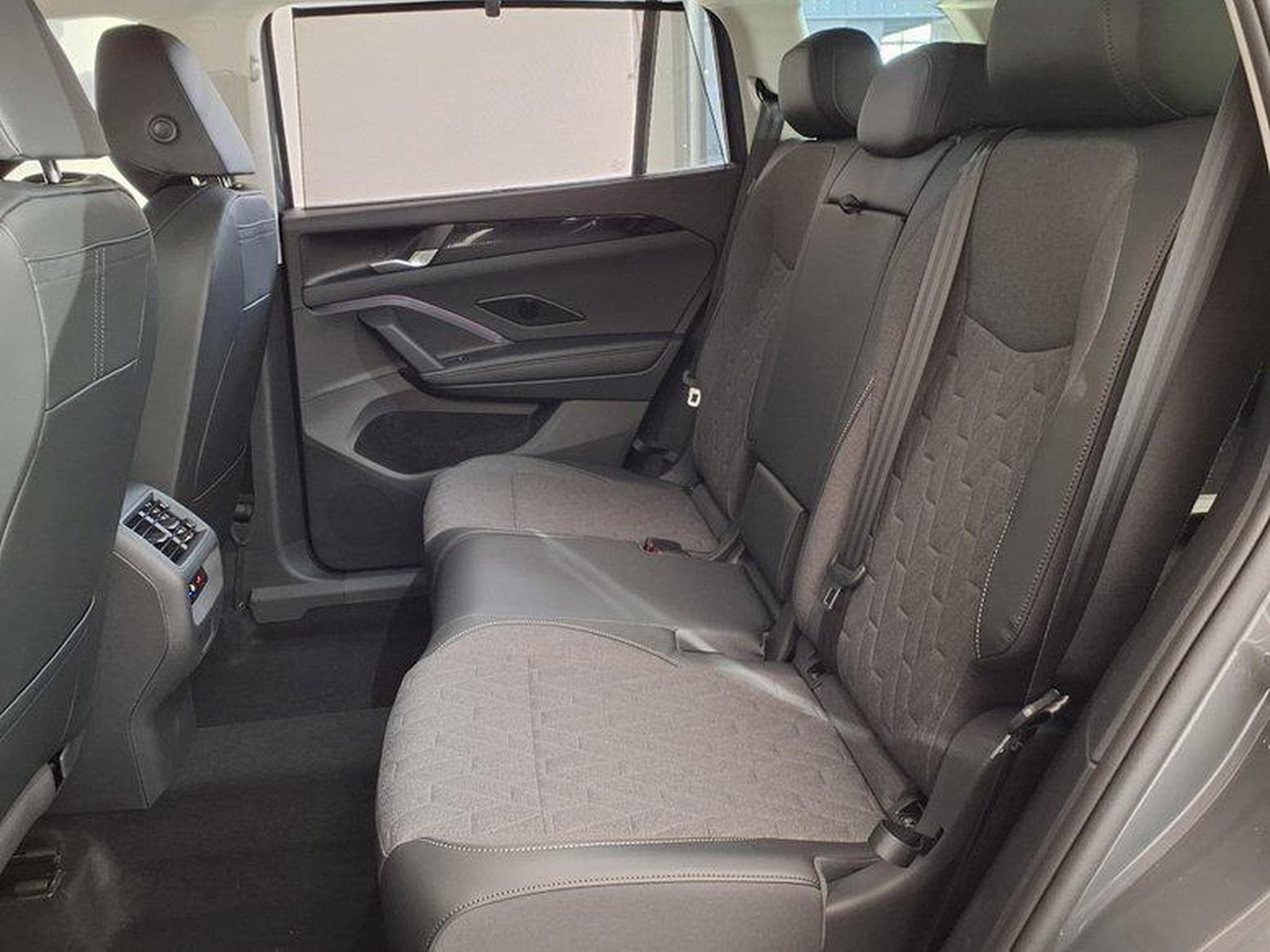 VW Tayron Life 1.5 eTSI 7-Gang DSG (2026) - Photo 10