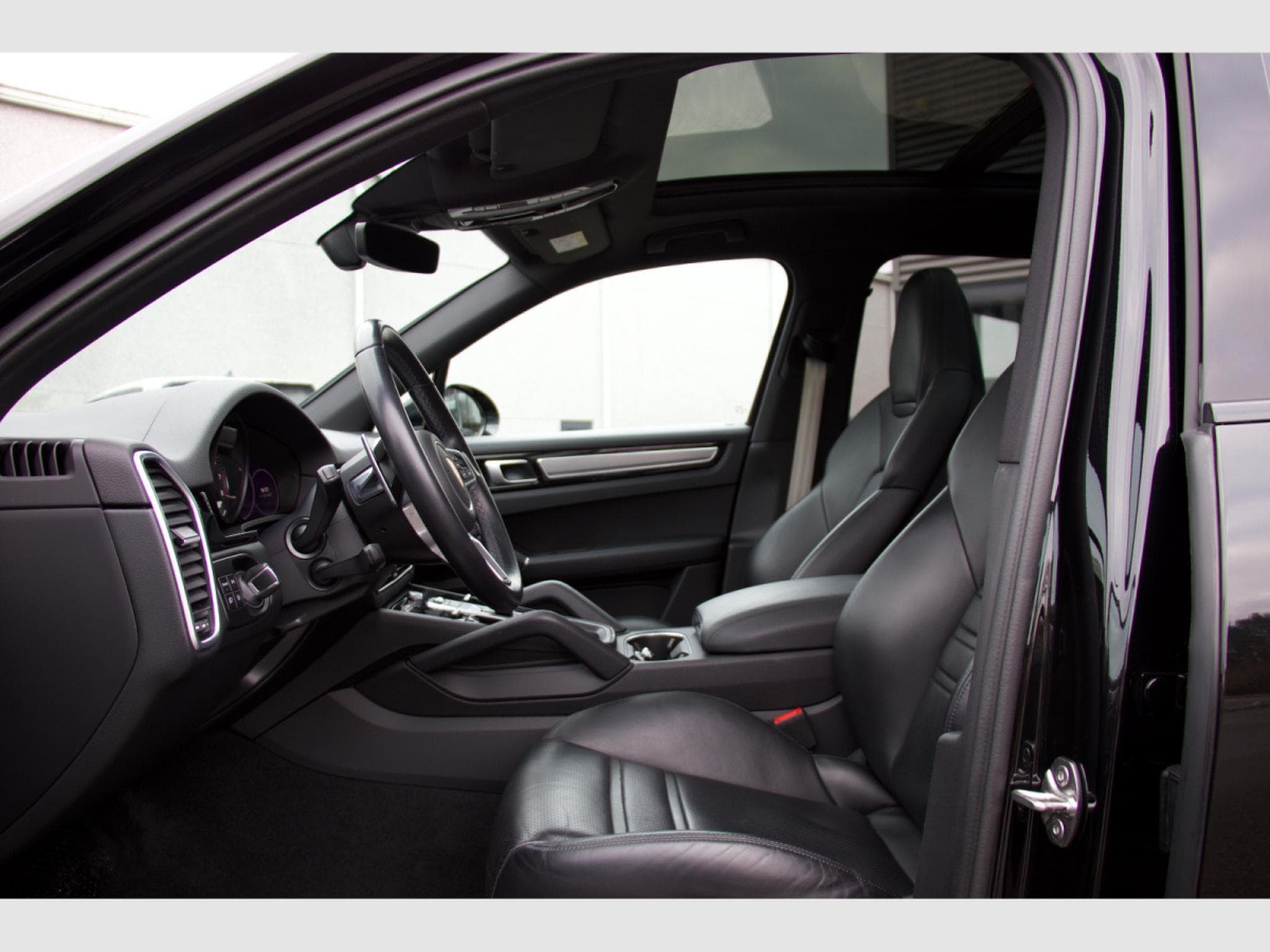 Porsche Cayenne E-Hybrid Cayenne Platinum Edition - Sport Design Pack (2023) - Photo 6