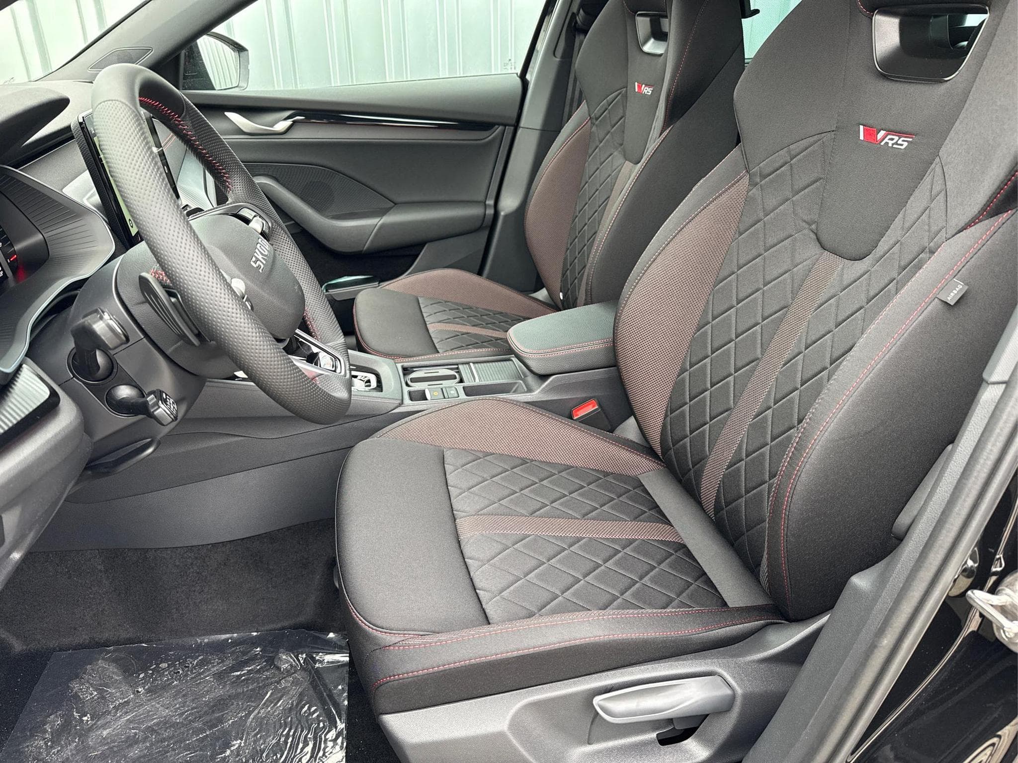 Skoda Octavia RS 2,0 TSI (2026) - Photo 9