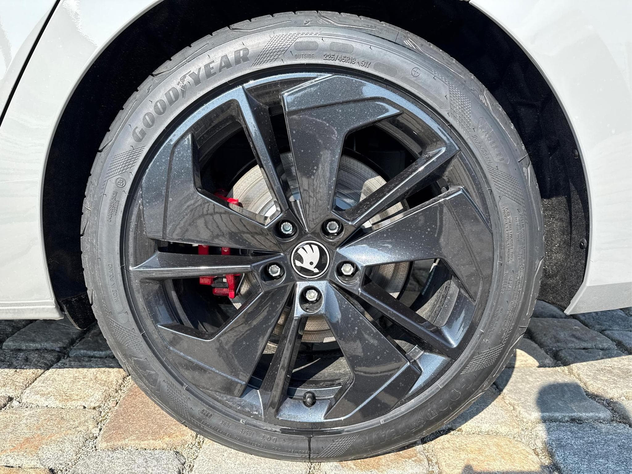 Skoda Octavia RS 2,0 TSI (2026) - Photo 15