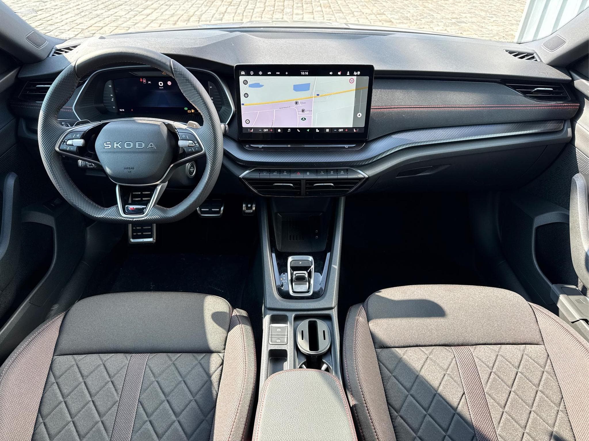 Skoda Octavia RS 2,0 TSI (2026) - Photo 7