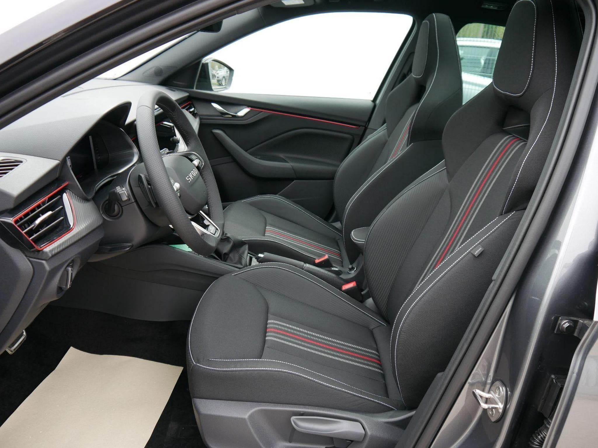 Skoda Kamiq Monte Carlo (2026) - Foto 8