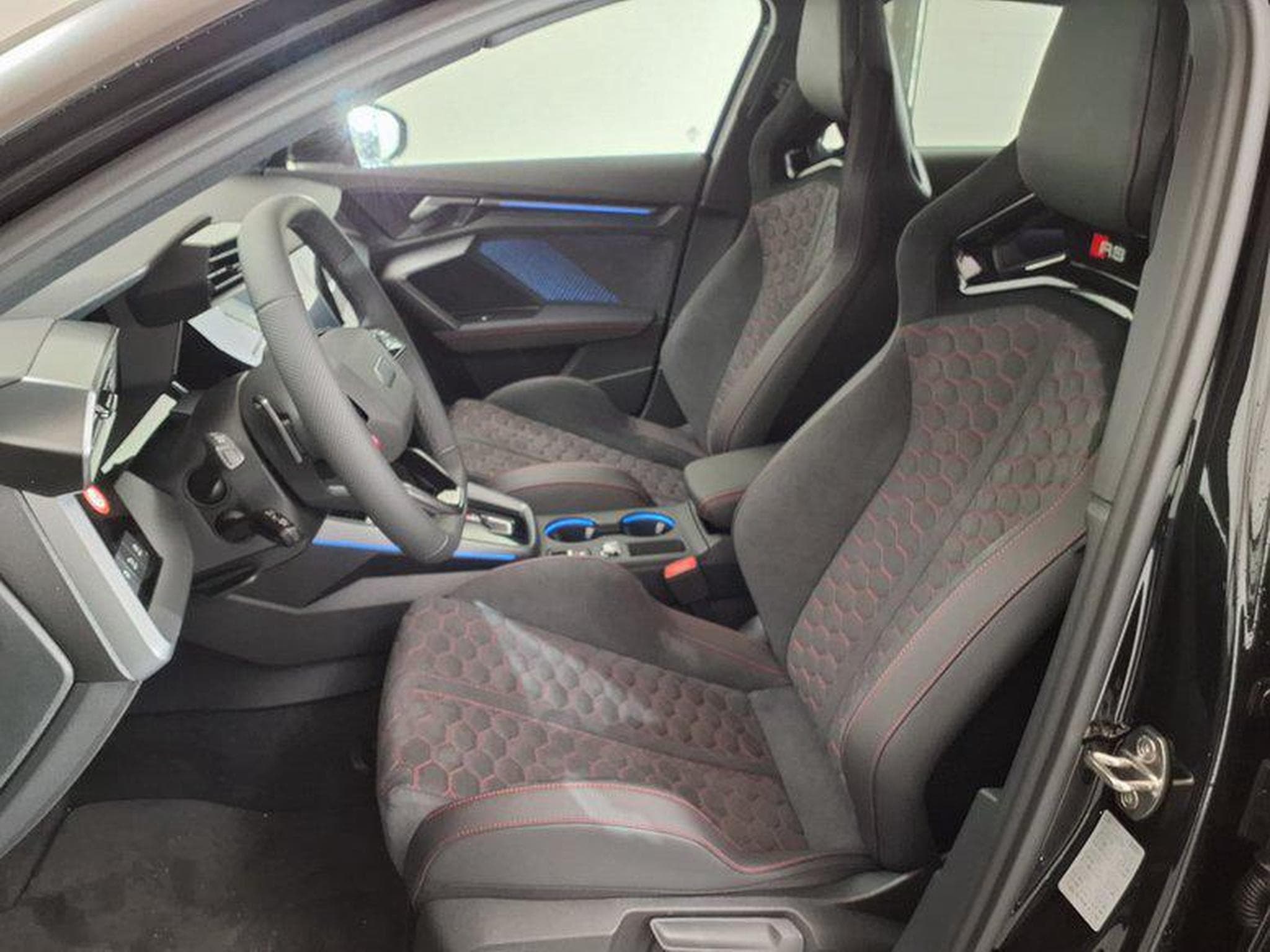 Audi RS3 Sportback 2.5 TFSI 7-Gang S tronic quattro (2026) - Photo 9