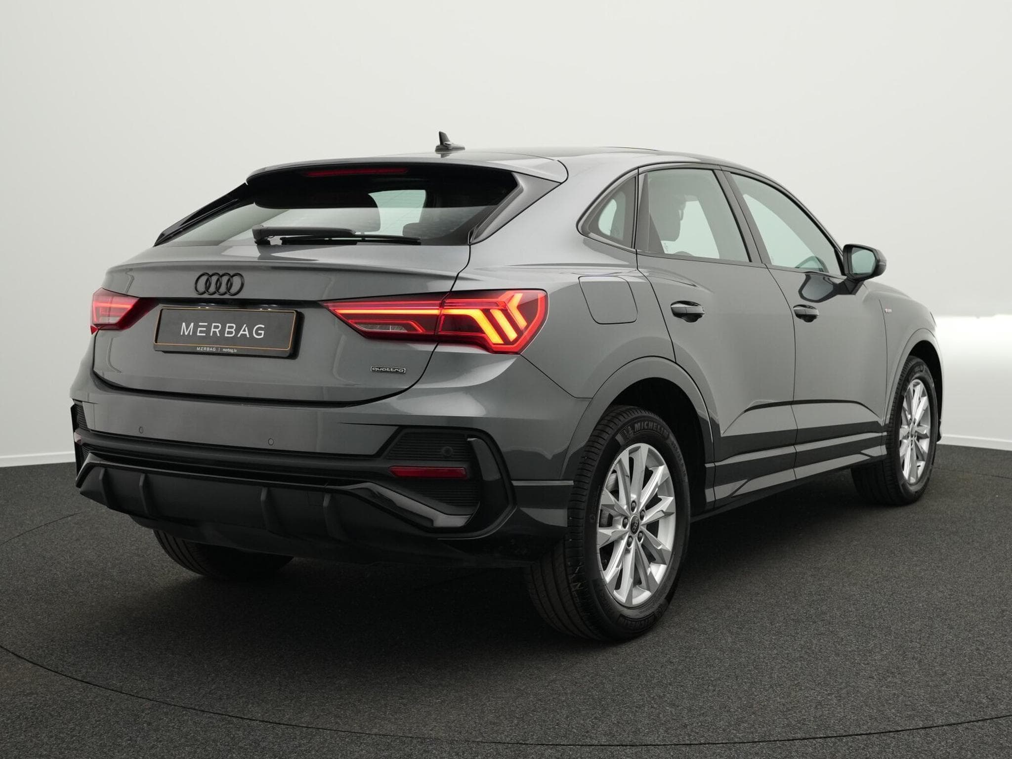 Audi Q3 Sportback 45 2.0TFSI quattro S line (1970) - Photo 3