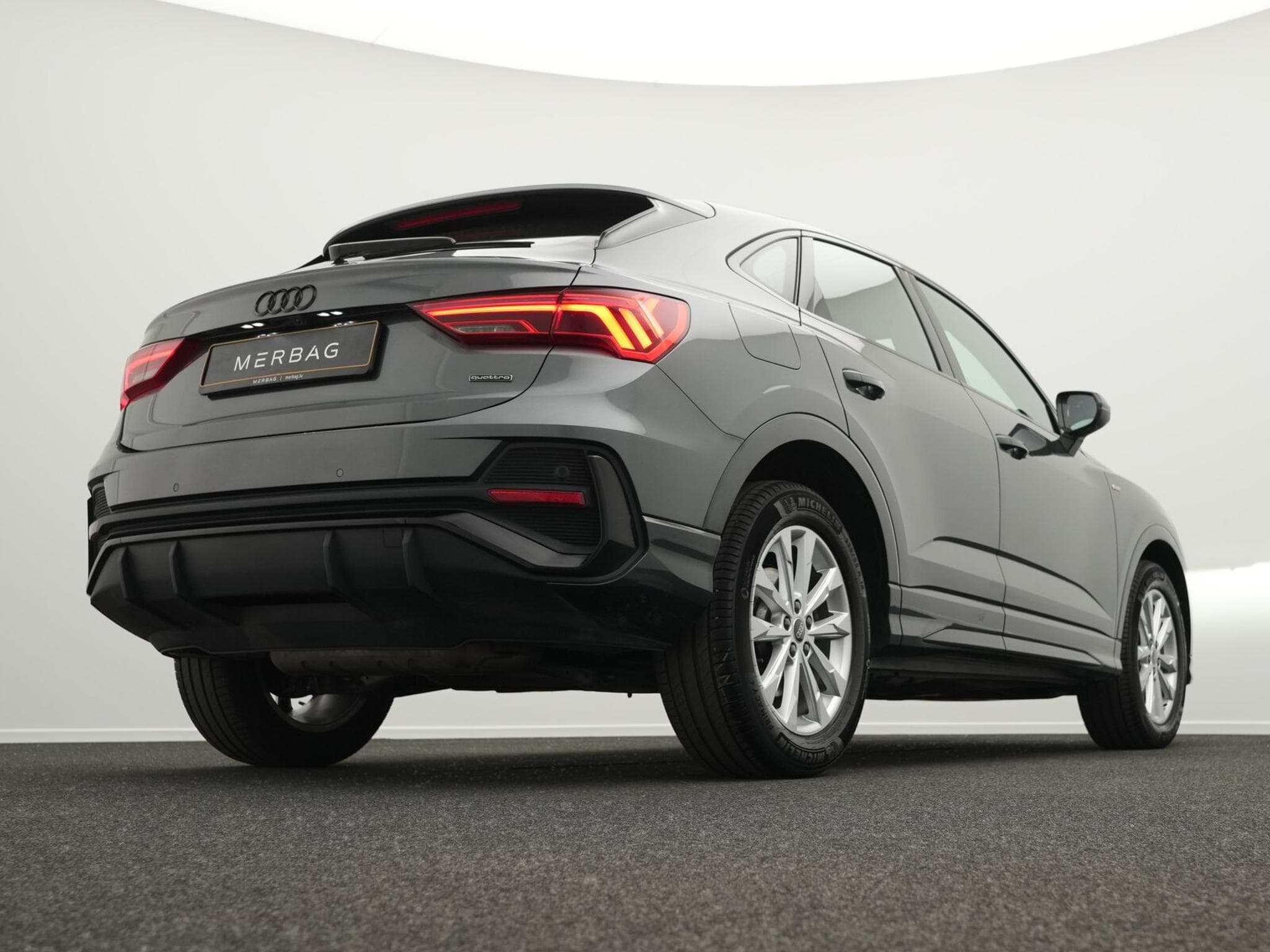 Audi Q3 Sportback 45 2.0TFSI quattro S line (1970) - Photo 9