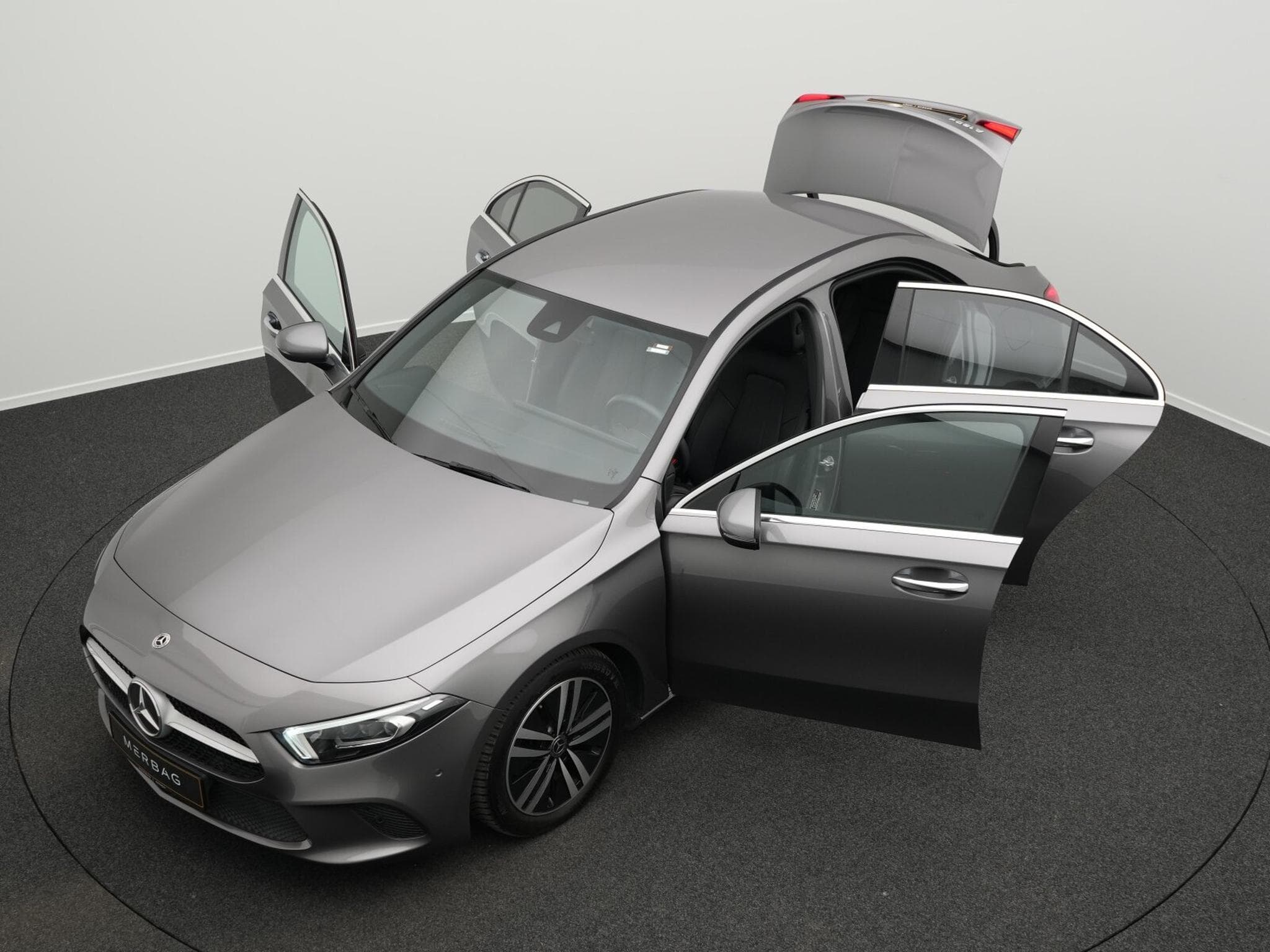 Mercedes A 180 d AMG-Line Multi+360°+Pano+Night+Memo (2022) - Photo 12