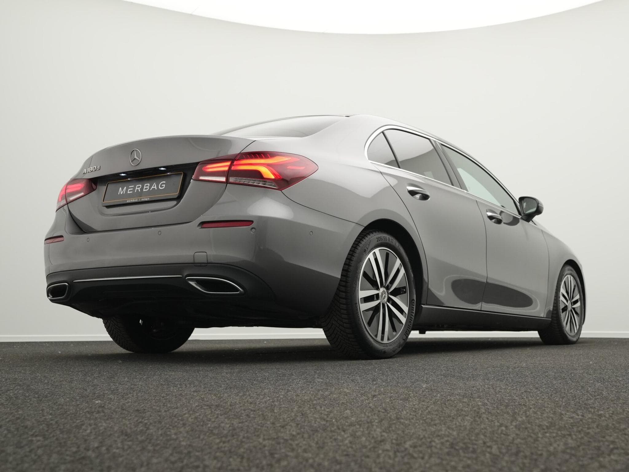 Mercedes A 180 d AMG-Line Multi+360°+Pano+Night+Memo (2022) - Photo 9