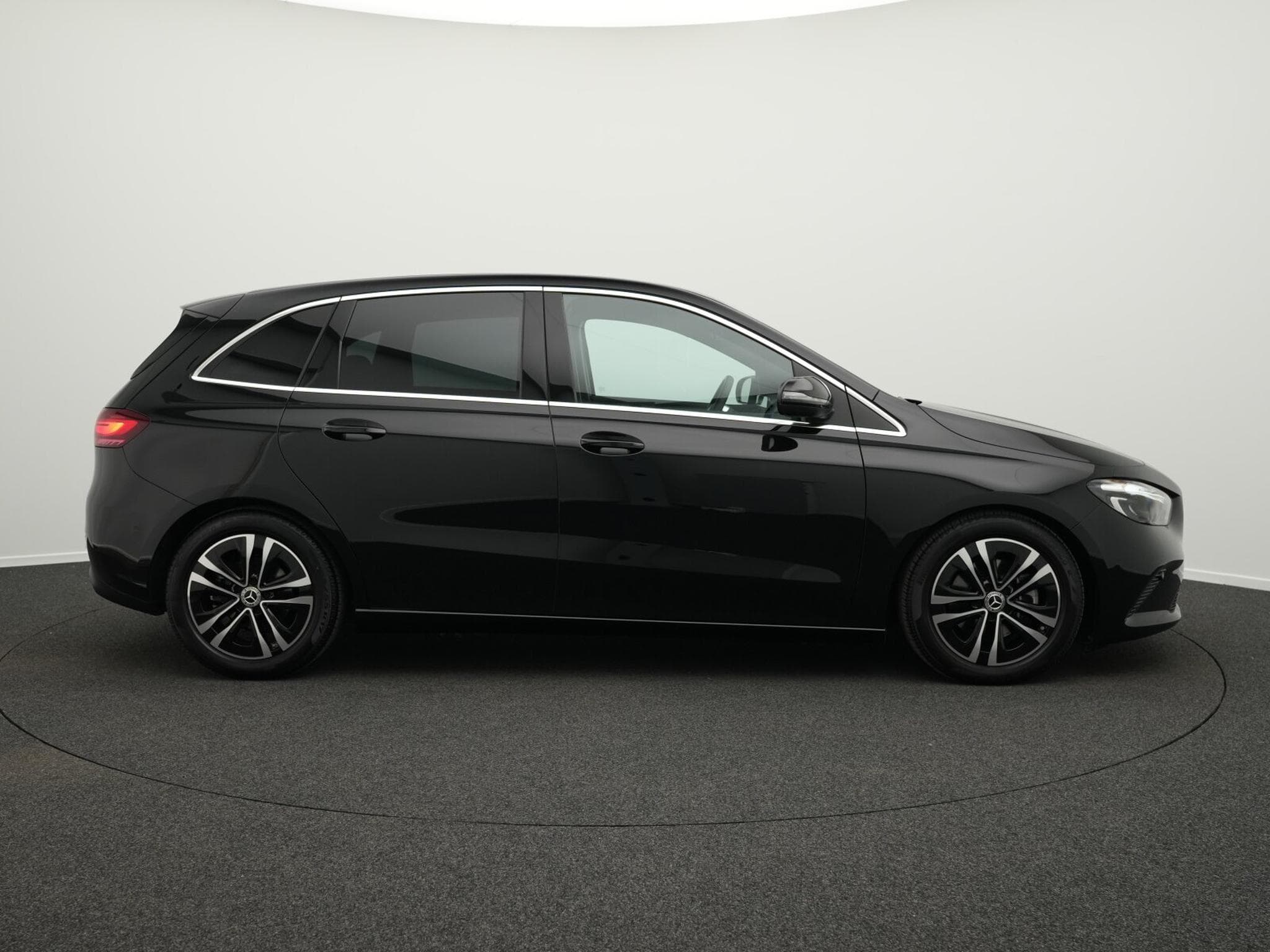 Mercedes B 180 d Progressive LED+Kamera+Apple+EasyPack (2025) - Photo 5
