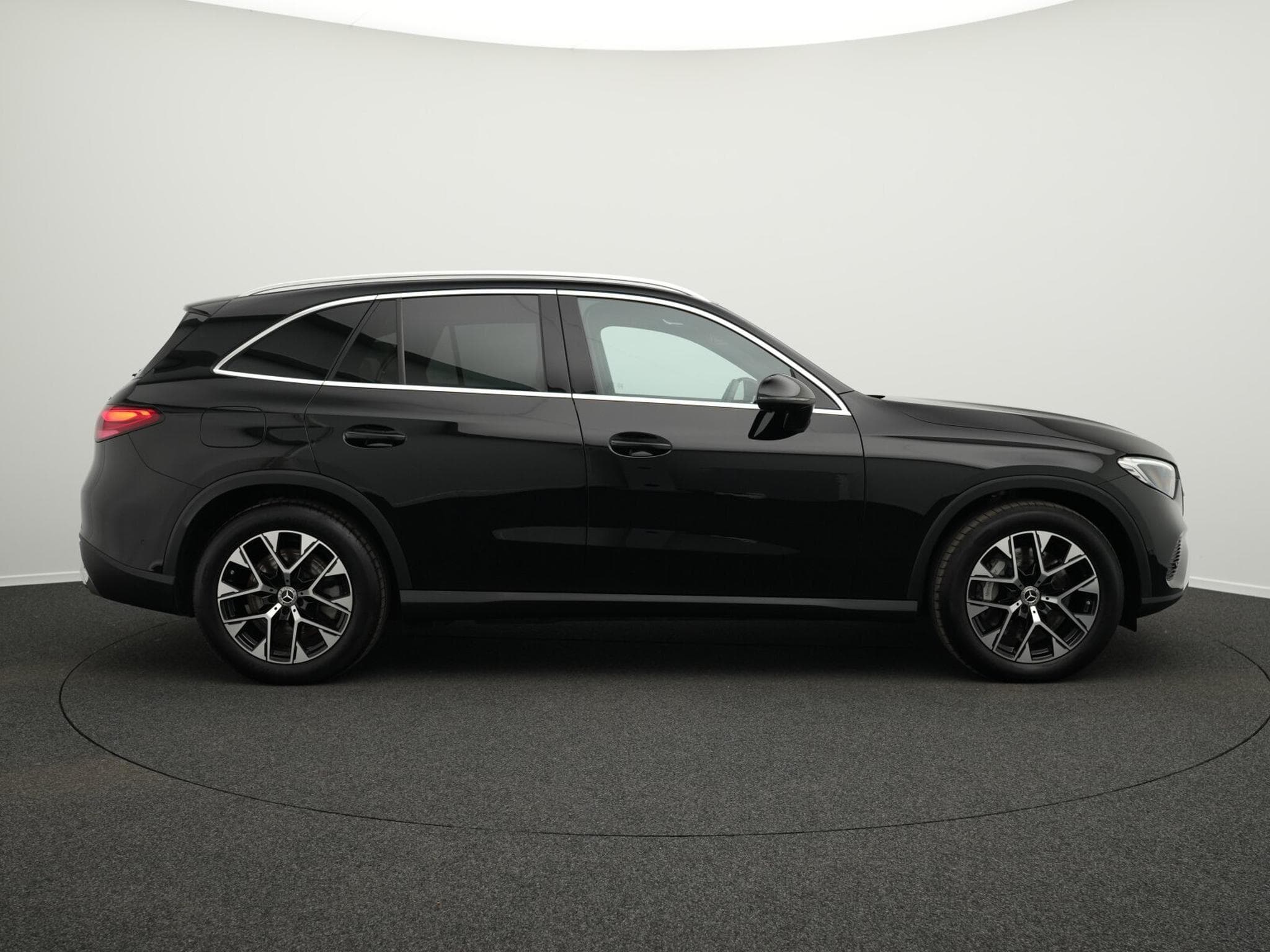Mercedes GLC 450 d 4M Avantgarde LED+Pano+AHK+Memo+Burm (2024) - Foto 5