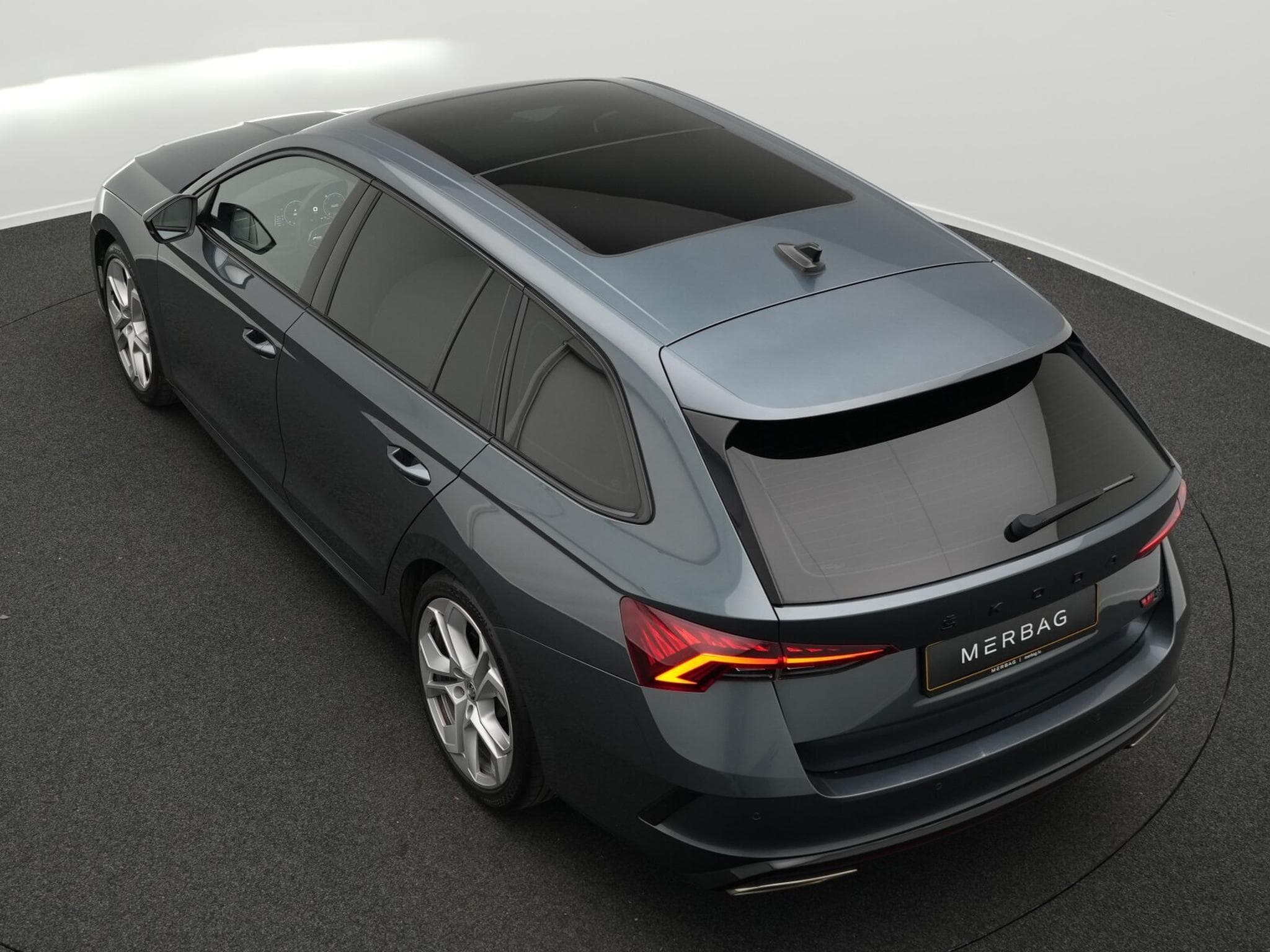 SKODA OCTAVIA Octavia Combi 2.0 TSI RS OPF (1970) - Photo 11