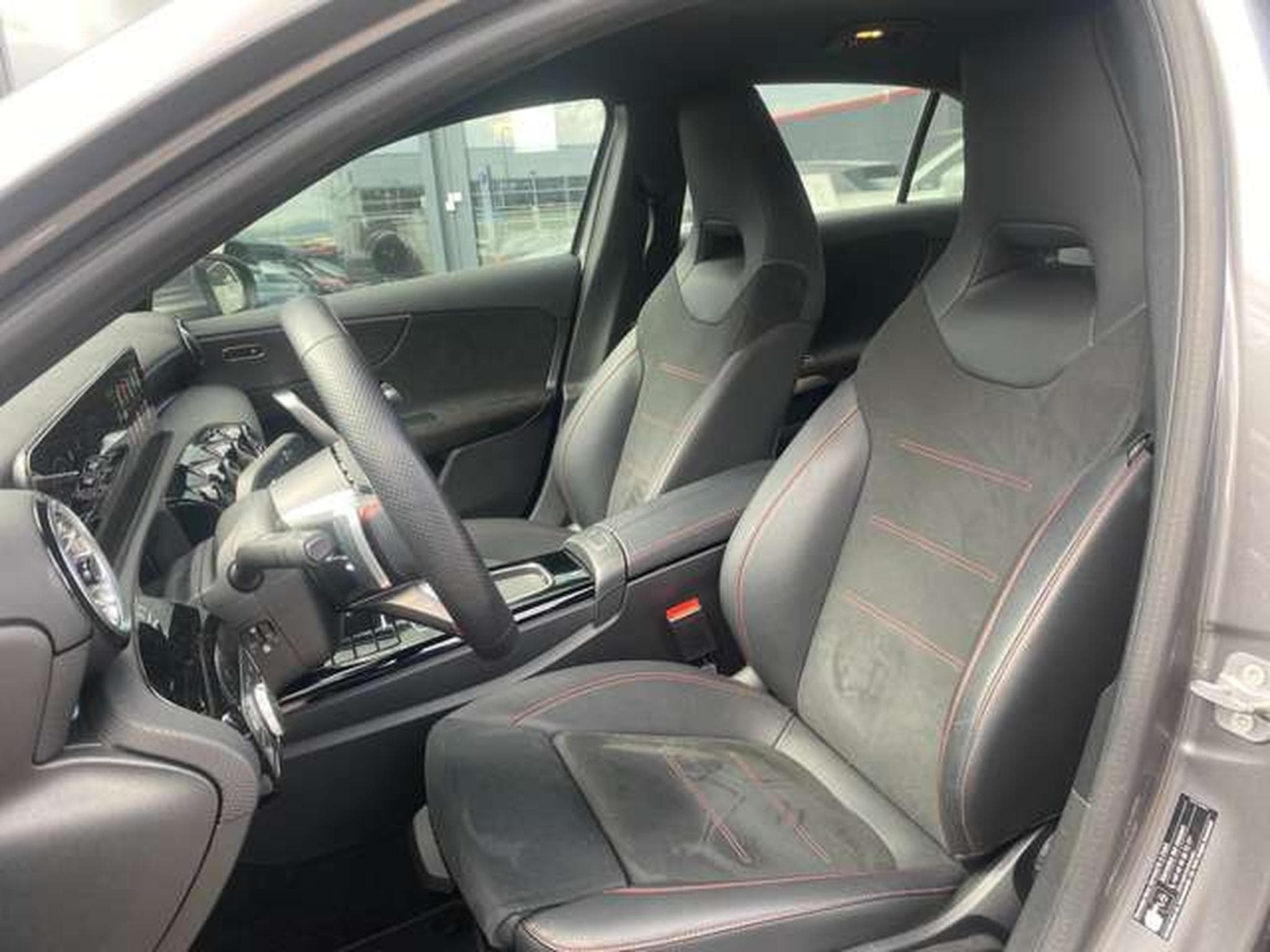 Mercedes A 200 A 200 7G-DCT AMG Line Advanced (2024) - Foto 7