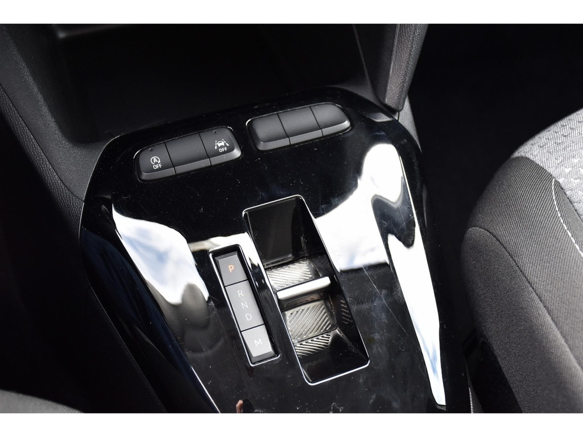 Opel Corsa 1.2 Turbo Edition AT8 REGUL LANE SIDE CAM 1° MAIN (2025) - Photo 15