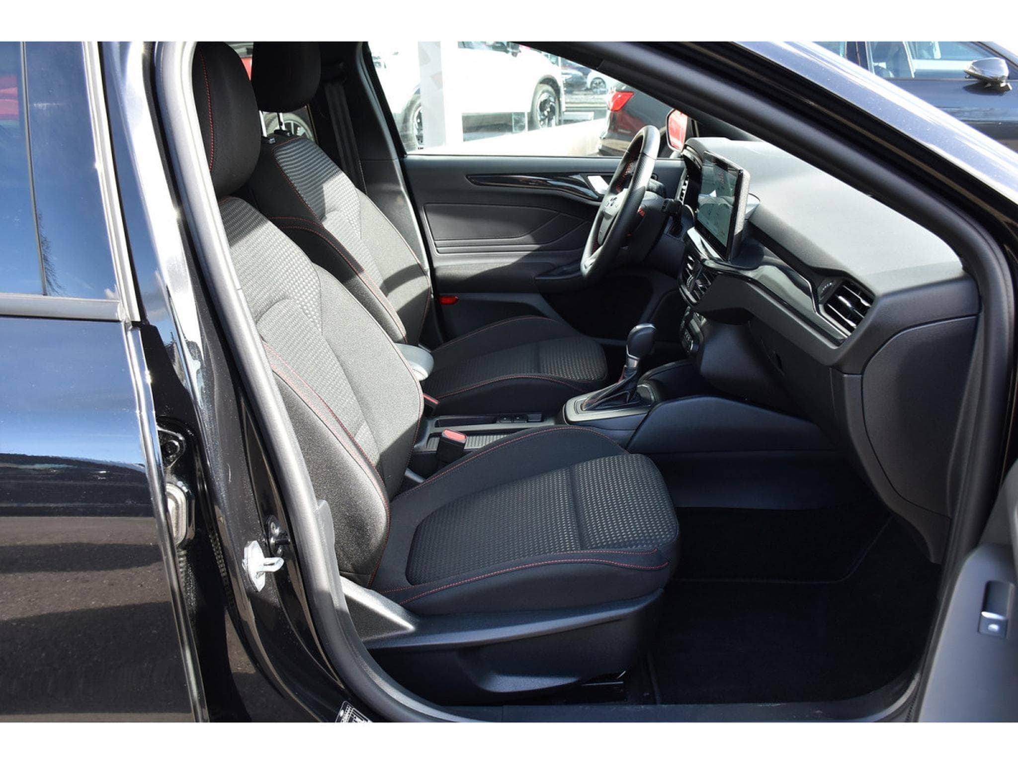 Ford Focus Clipper 1.0 EcoBoost MHEV ST-Line Auto. ACC LANE SIDE CAM (2025) - Photo 7