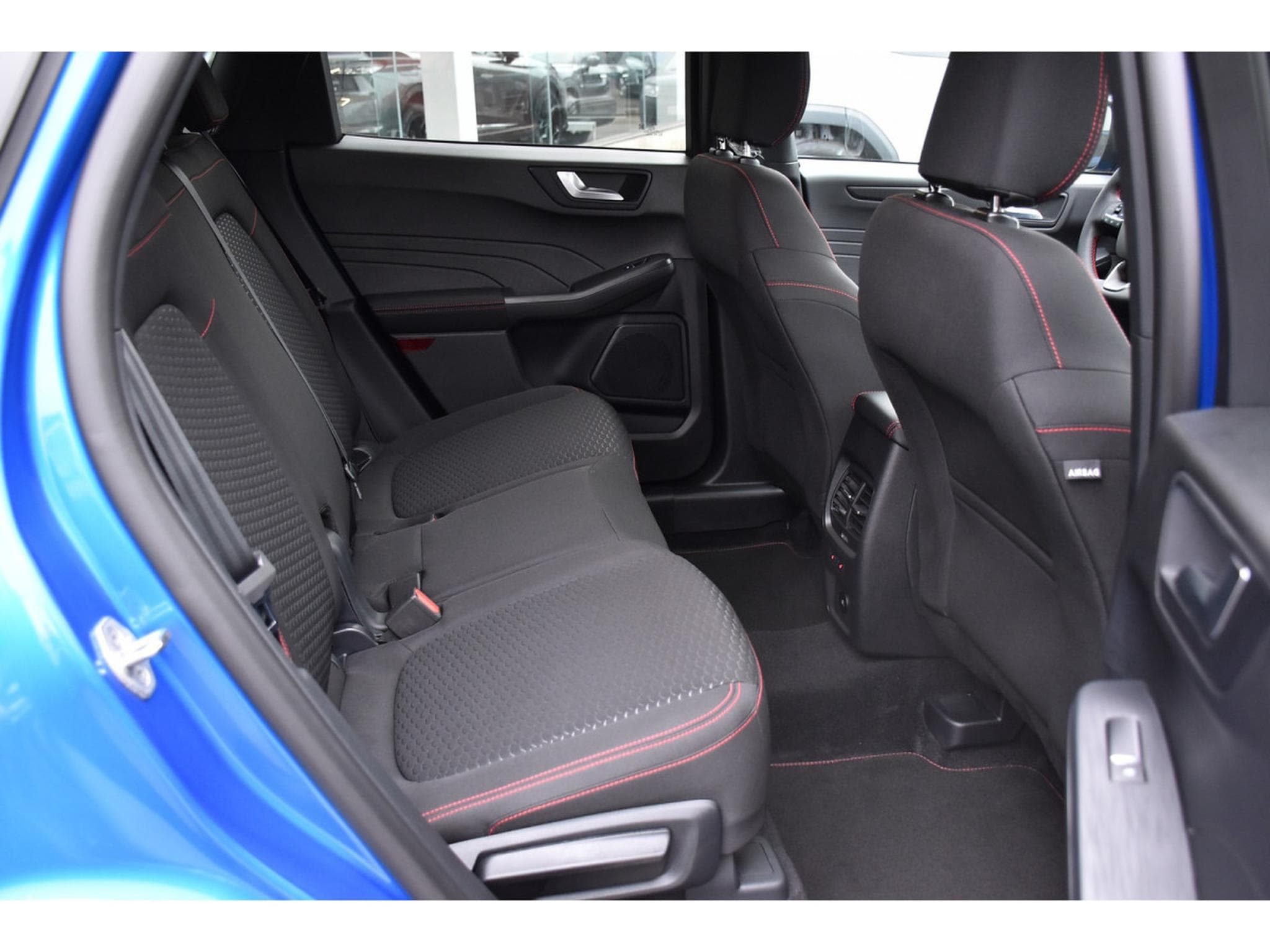 Ford Kuga 1.5 EcoBoost ST-Line Auto. PACK HIVER GPS LANE CAM NEUF (2025) - Photo 8