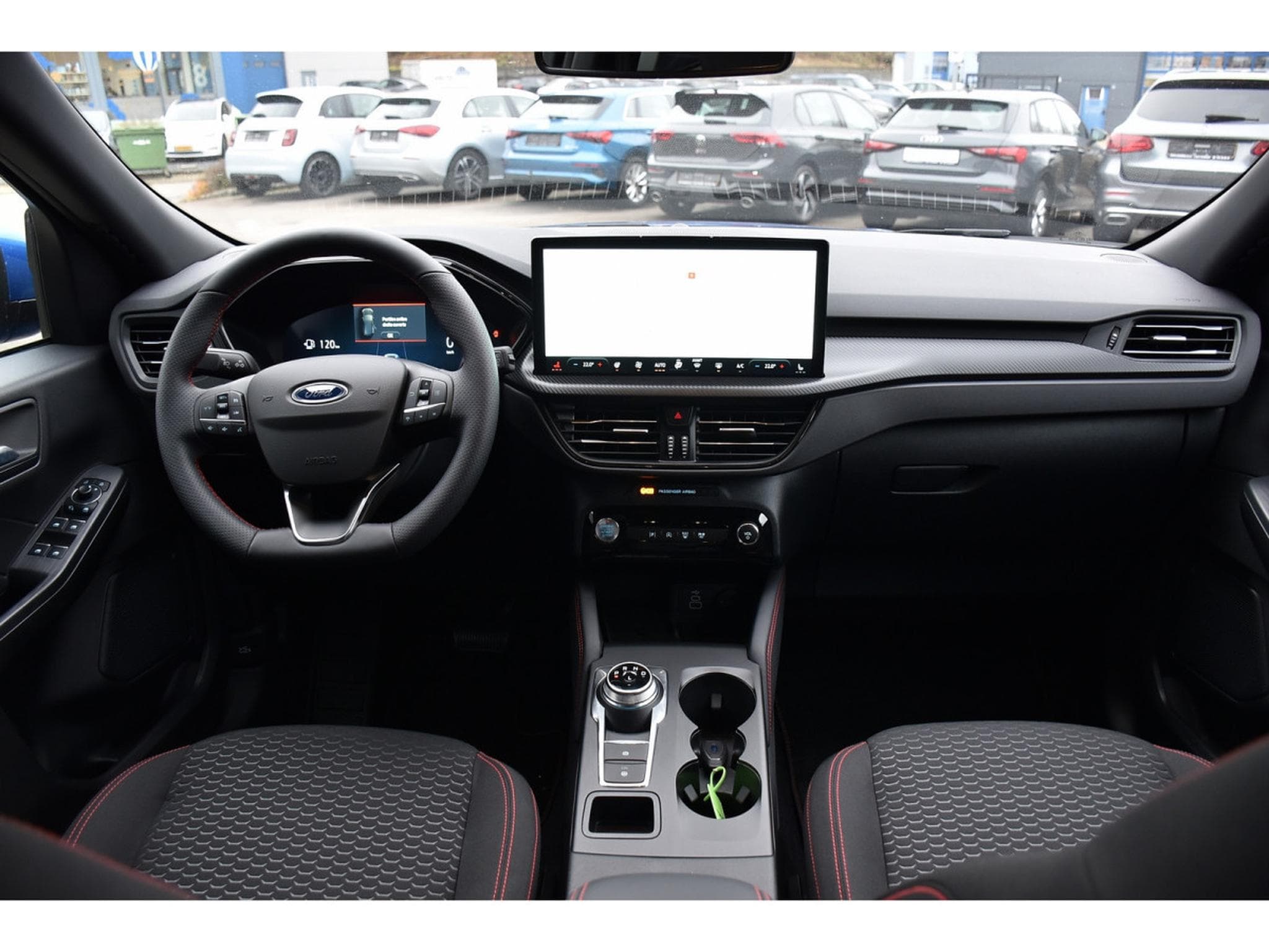 Ford Kuga 1.5 EcoBoost ST-Line Auto. PACK HIVER GPS LANE CAM NEUF (2025) - Photo 9
