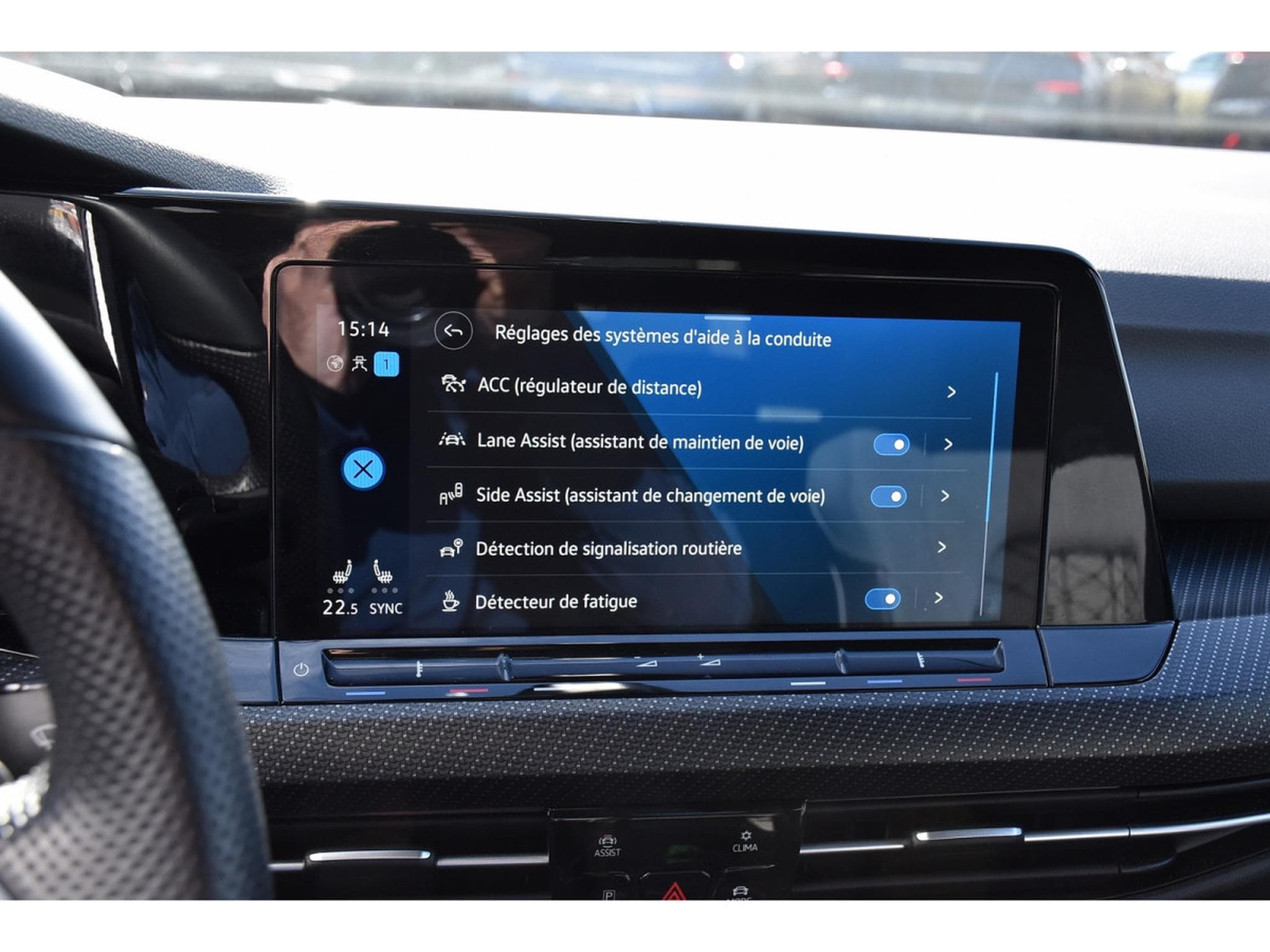 VW Golf 1.5 eTSI R-Line DSG ACC TRAVEL SIDE CAM PARK KEYLESS 1° MAIN (2021) - Photo 11