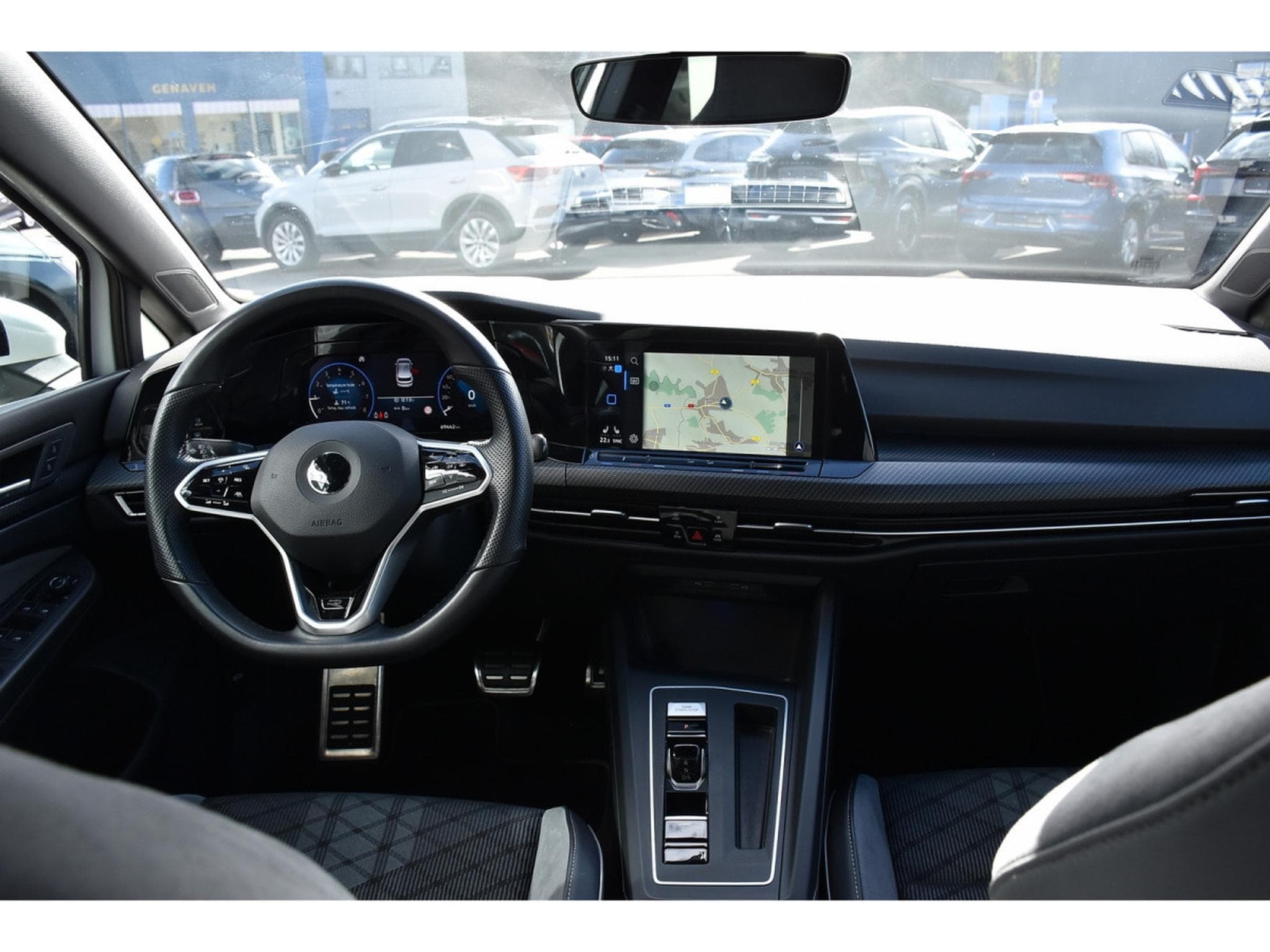 VW Golf 1.5 eTSI R-Line DSG ACC TRAVEL SIDE CAM PARK KEYLESS 1° MAIN (2021) - Photo 9