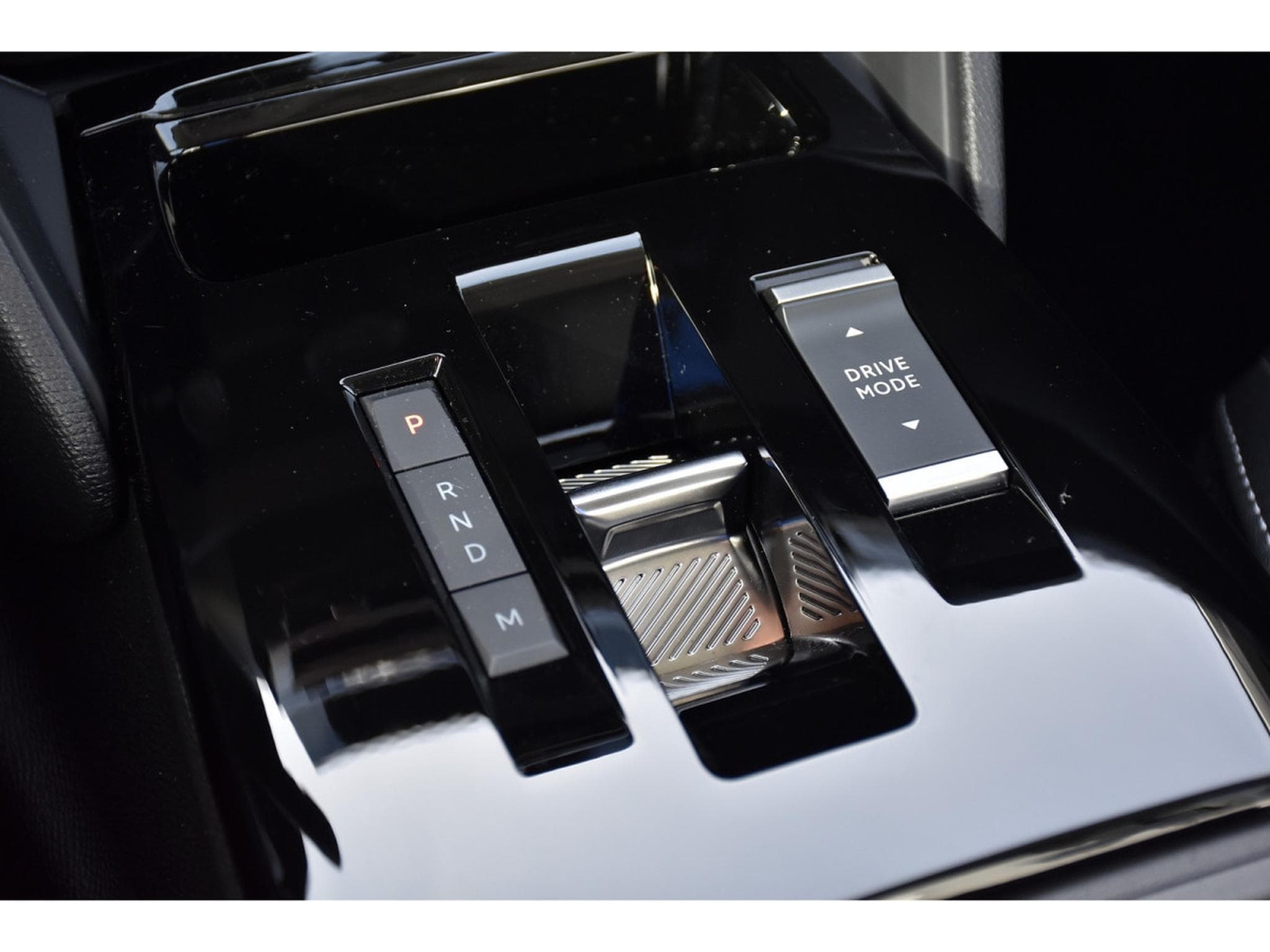 Citroën C4 1.2 MHEV MAX e-DCS6 ACC SIDE LANE HUD CAM360 1° MAIN (2025) - Photo 22