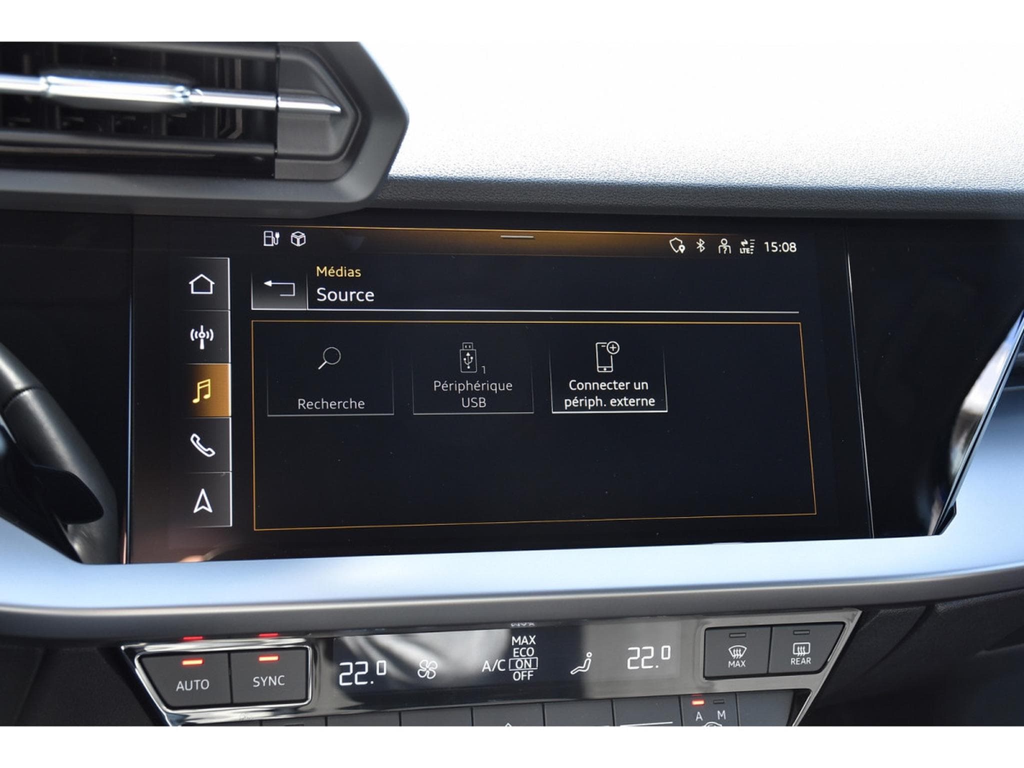 Audi A3 Sportback 40 TFSIe PHEV 24g CO2 S-Tronic ACC LANE SIDE CAM (2023) - Photo 11