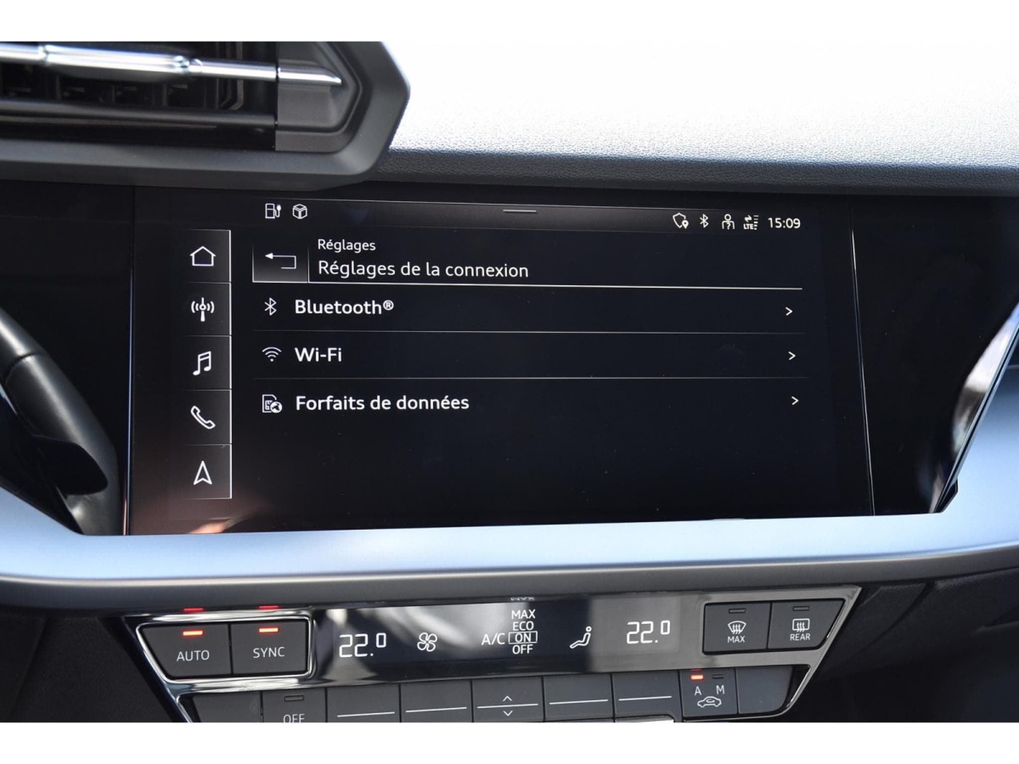 Audi A3 Sportback 40 TFSIe PHEV 24g CO2 S-Tronic ACC LANE SIDE CAM (2023) - Photo 12