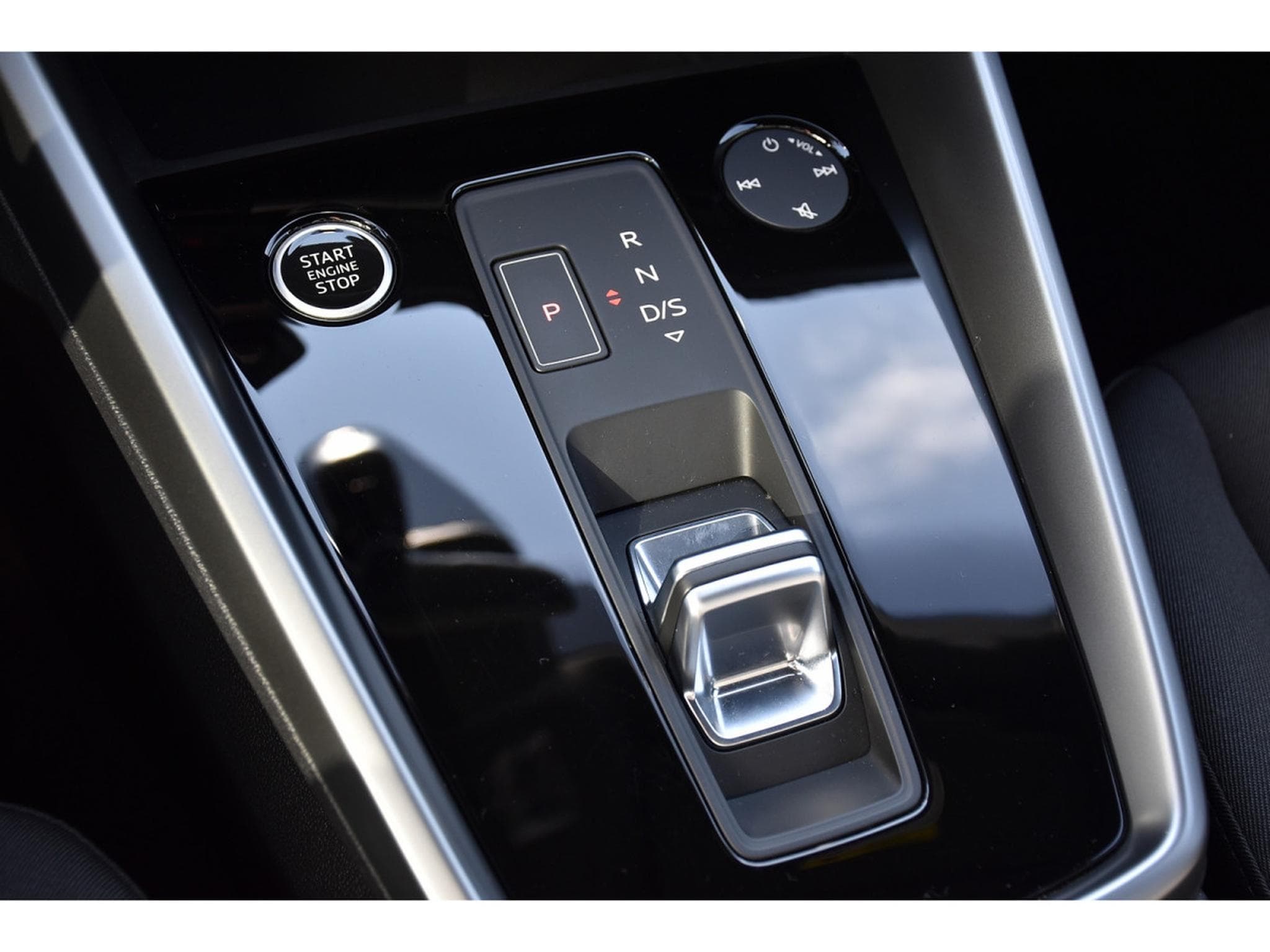 Audi A3 Sportback 40 TFSIe PHEV 24g CO2 S-Tronic ACC LANE SIDE CAM (2023) - Photo 22