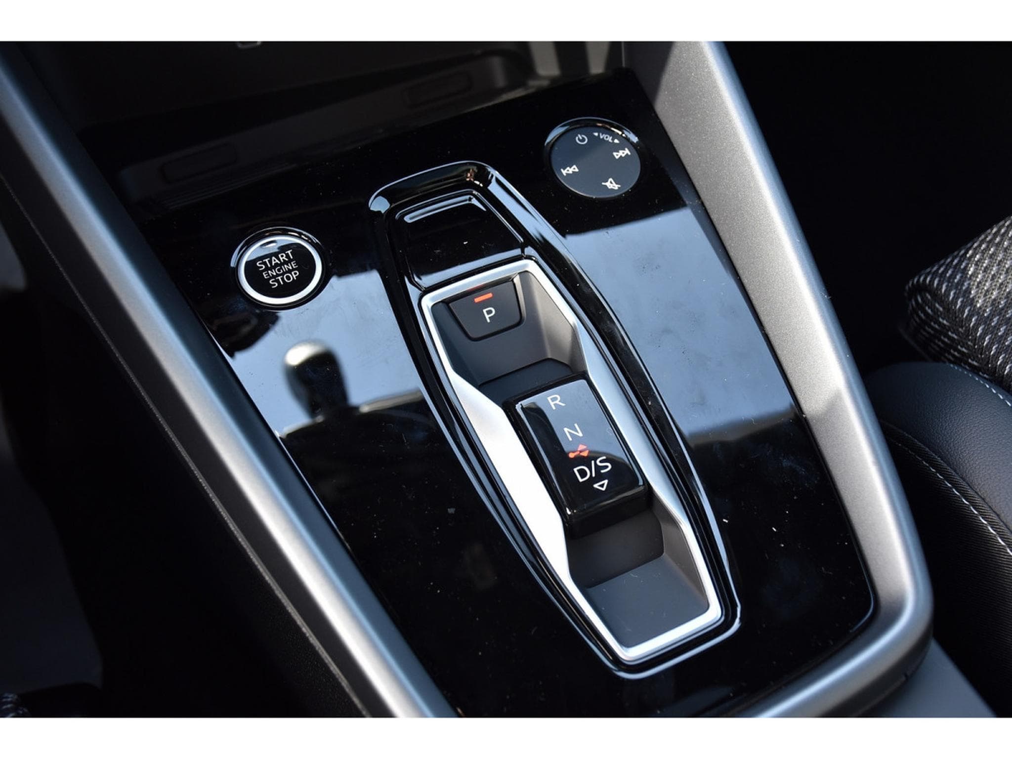 Audi A3 Sportback 35 TFSI S-Line S-Tronic PANO SONOS ACC CAM NEUVE (2025) - Photo 21