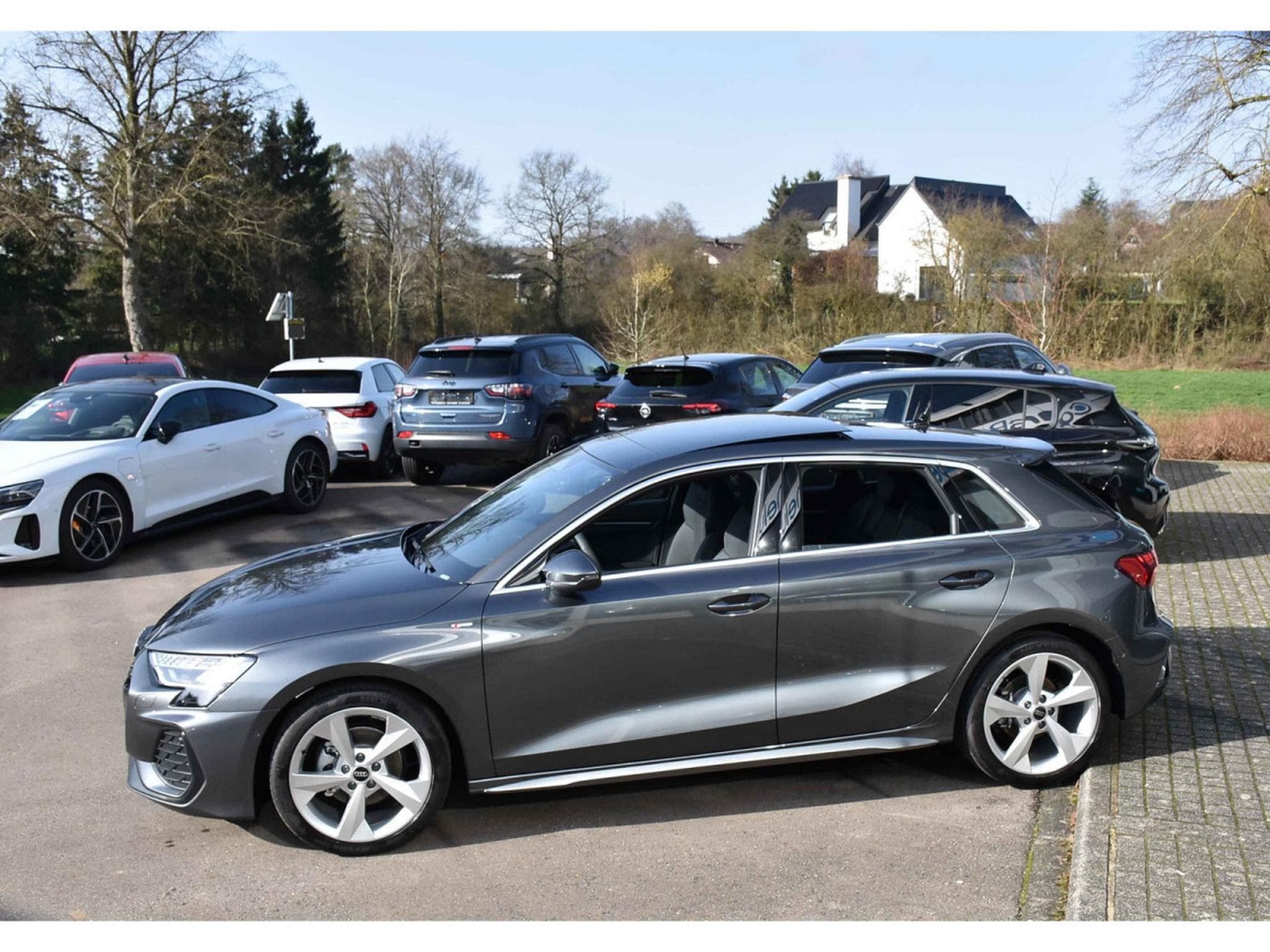 Audi A3 Sportback 35 TFSI S-Line S-Tronic PANO SONOS ACC CAM NEUVE (2025) - Photo 3