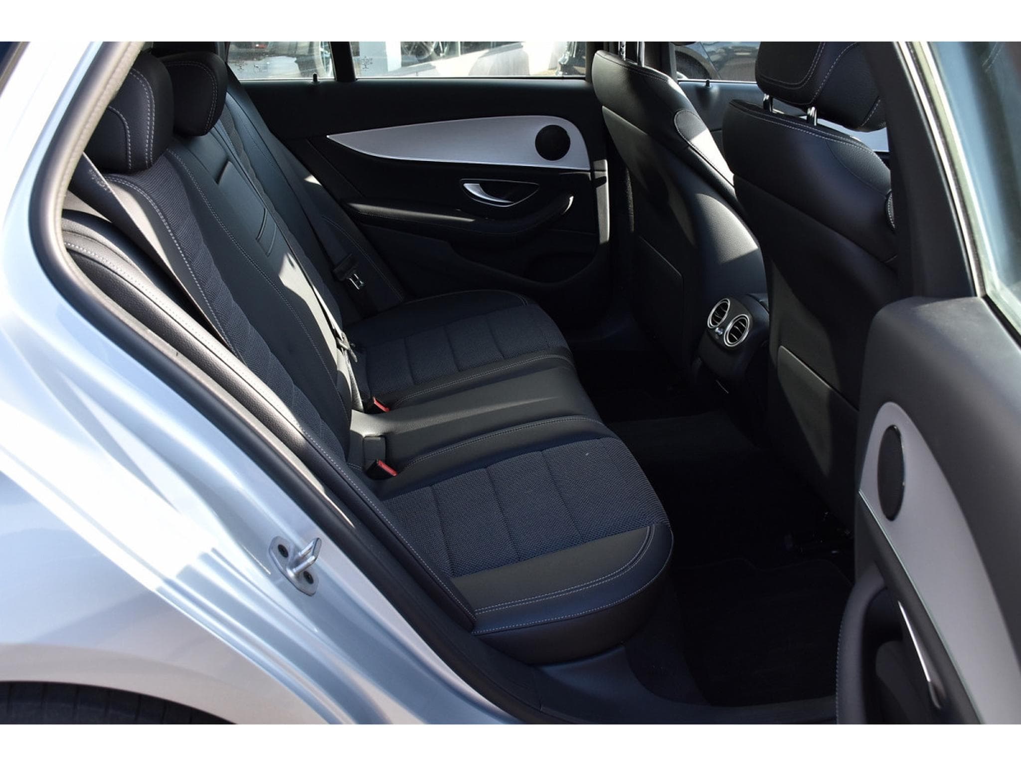 Mercedes E 200 CDI Break 9G-Tronic ANGLE MORT ATT REMORQUE CAM (2022) - Photo 8